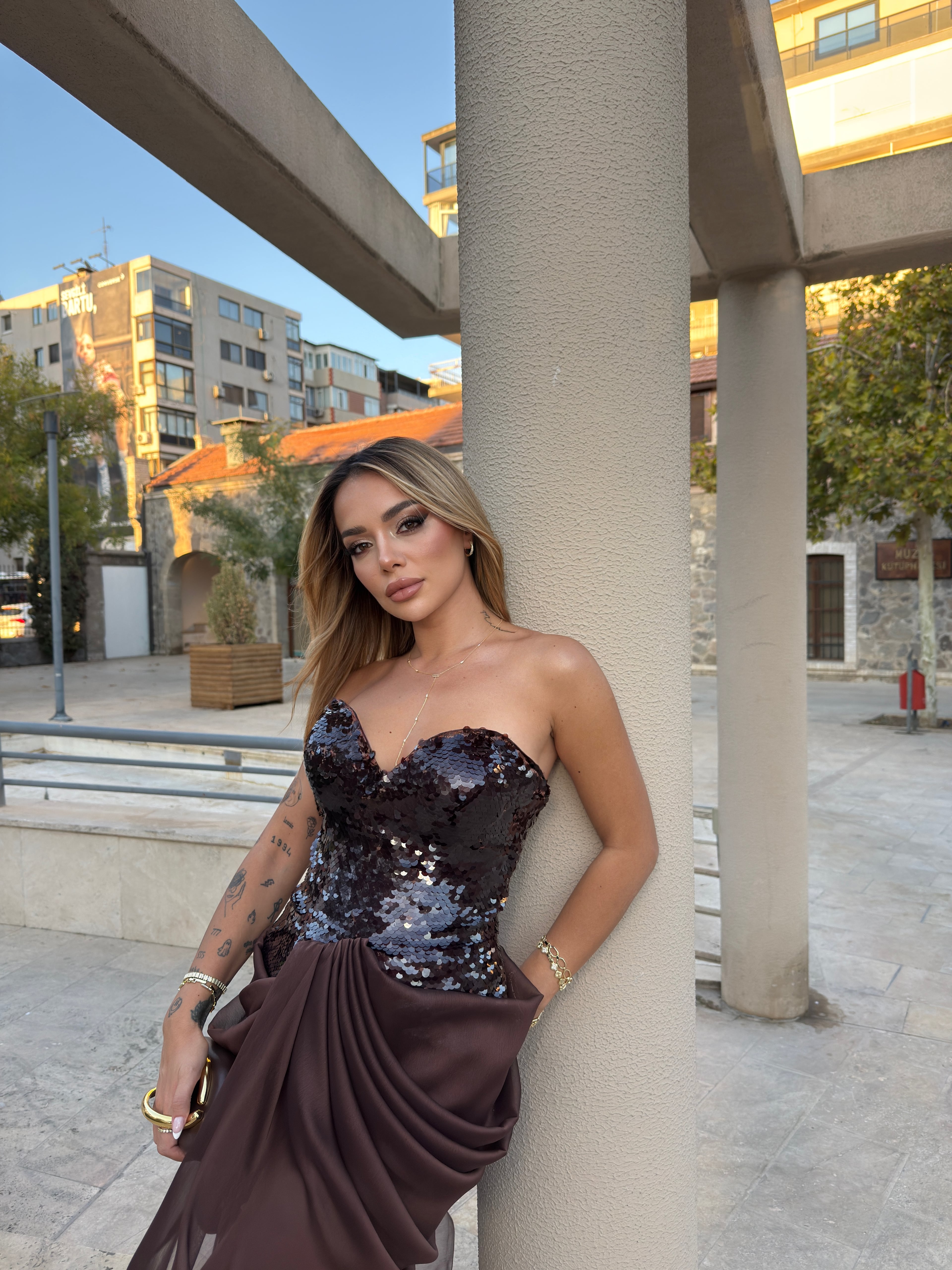 Brunette Glow Gece Elbisesi