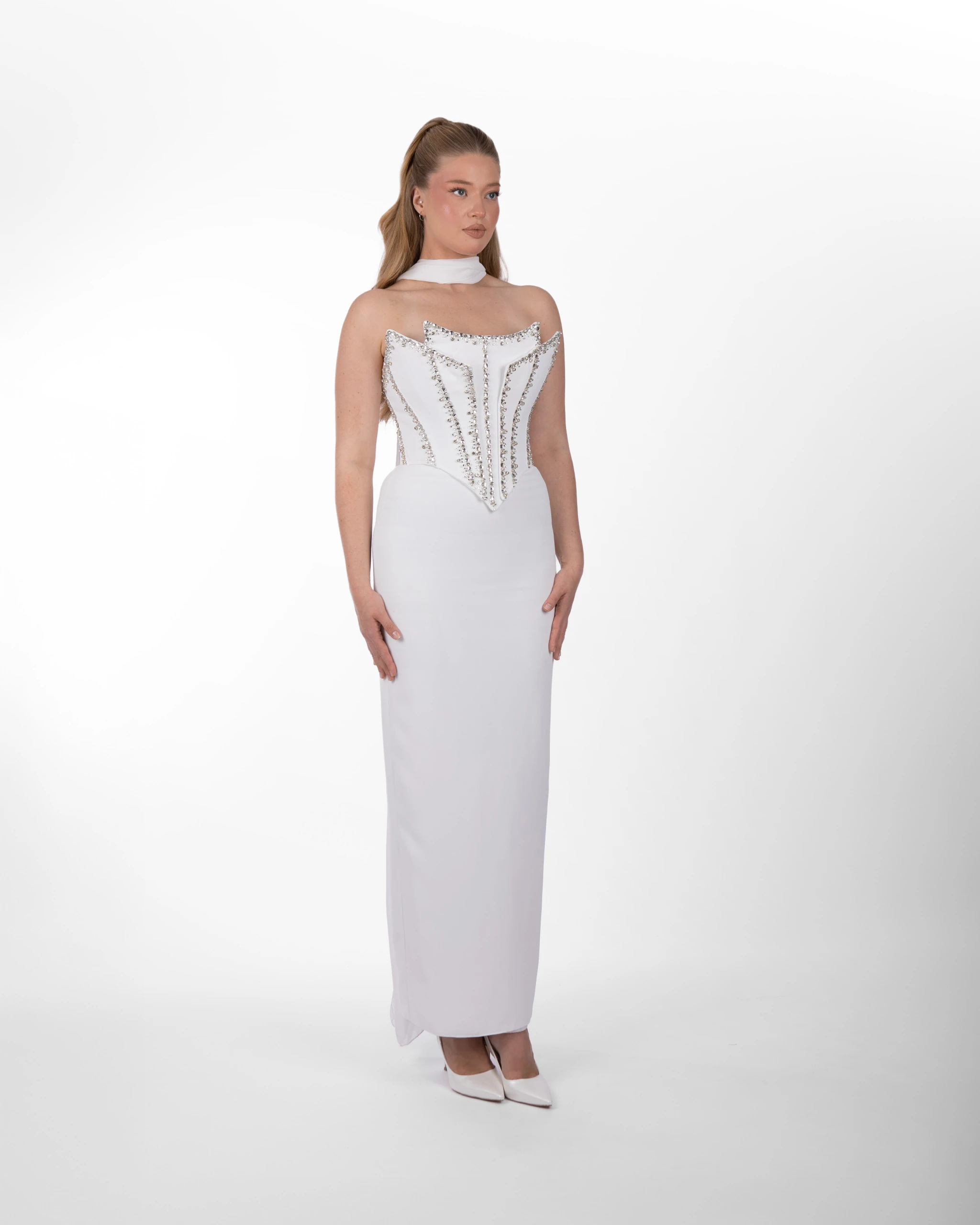Avi – Taş Detaylı Korse Formlu, Zarif Beyaz Tasarım