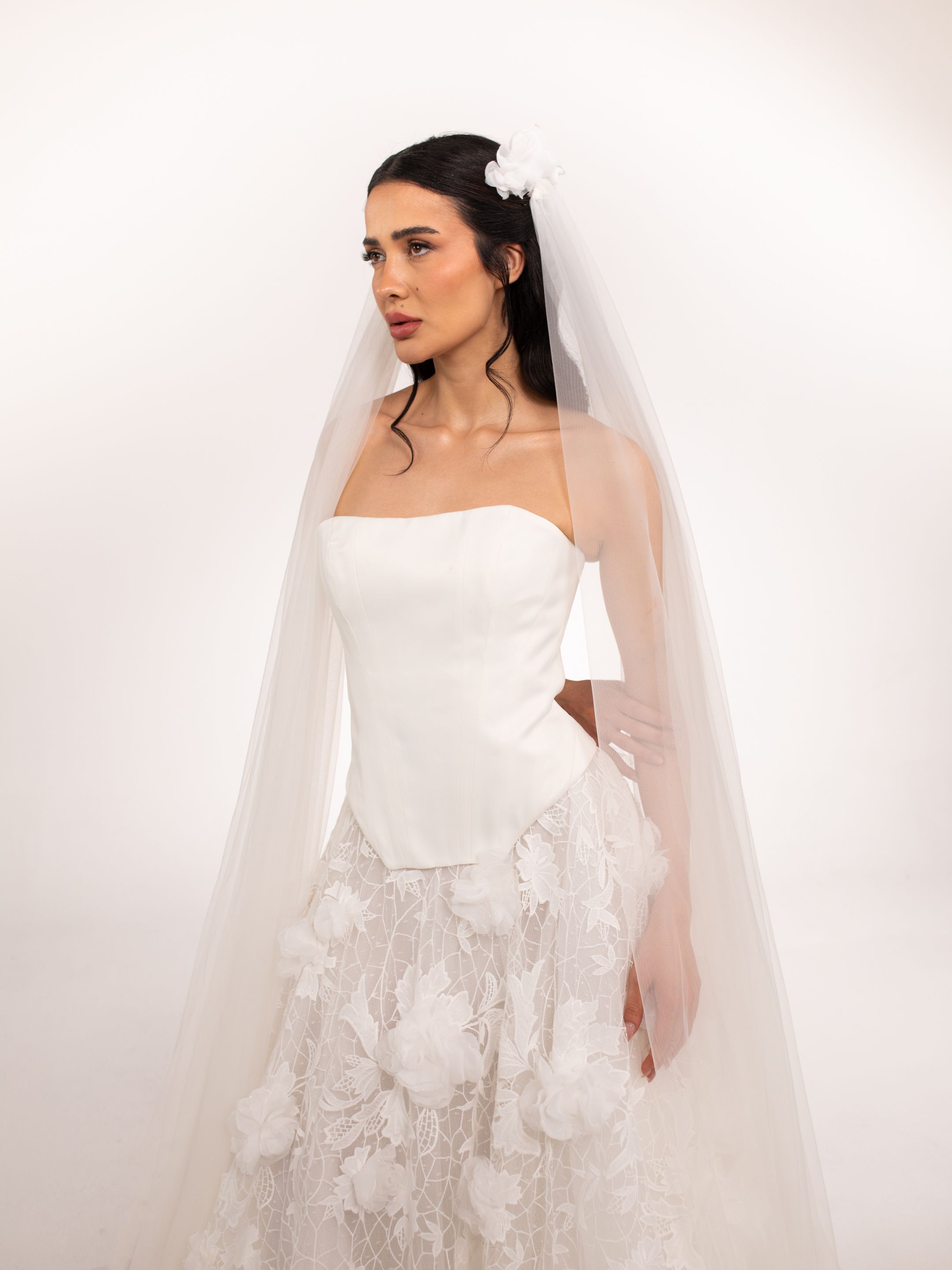 Epona – 3D Çiçekli Dantel ve Straplez Balo Modeli