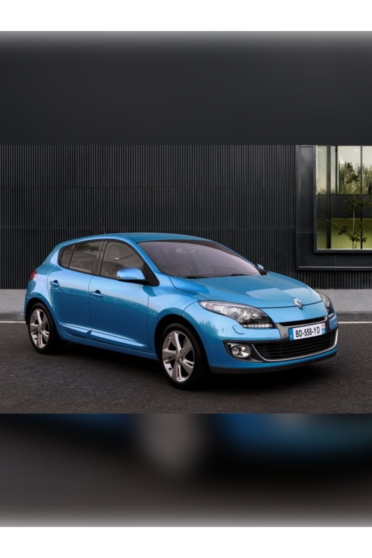 MEGANE 3 HATCHBACK PANDİZOT KABARTMALI  BAGAJ RAFI