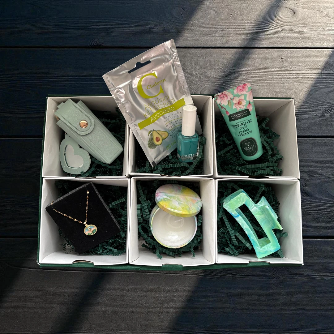 Yeşil Doğum Günü Hediye Kutusu image