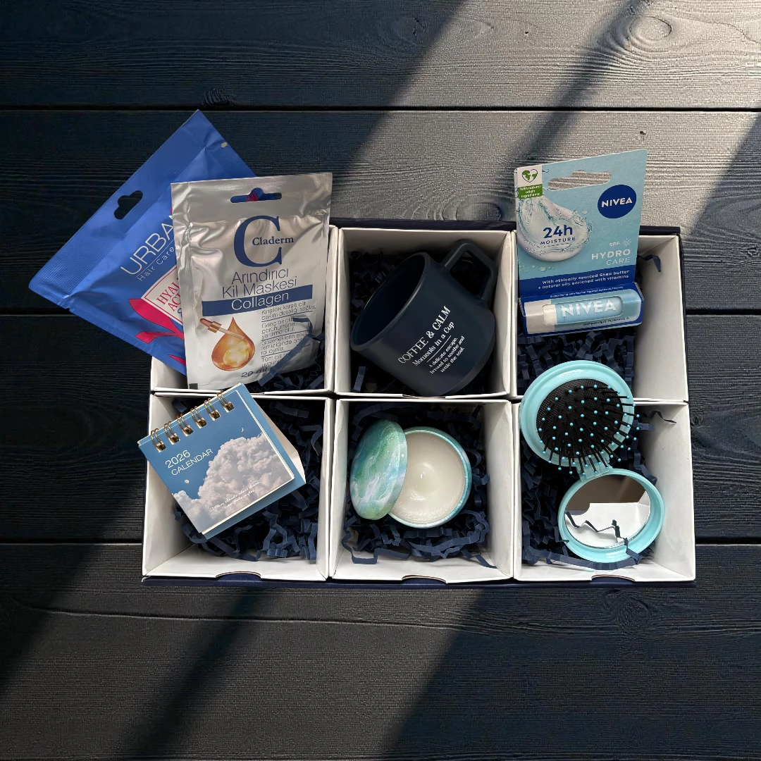 Lacivert Yılbaşı Hediye Kutusu main variant image