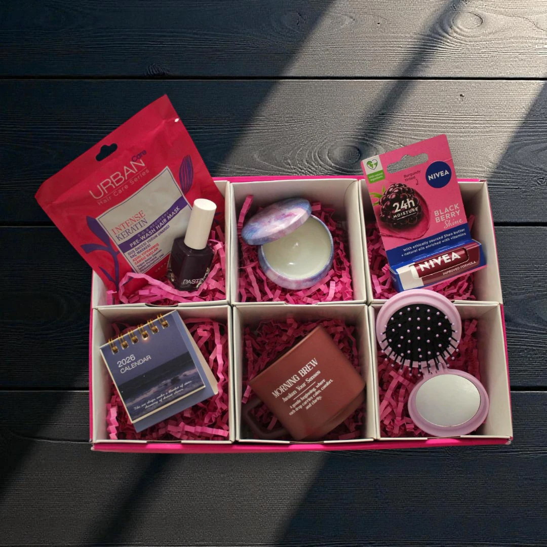 Pembe Yılbaşı Hediye Kutusu main variant image