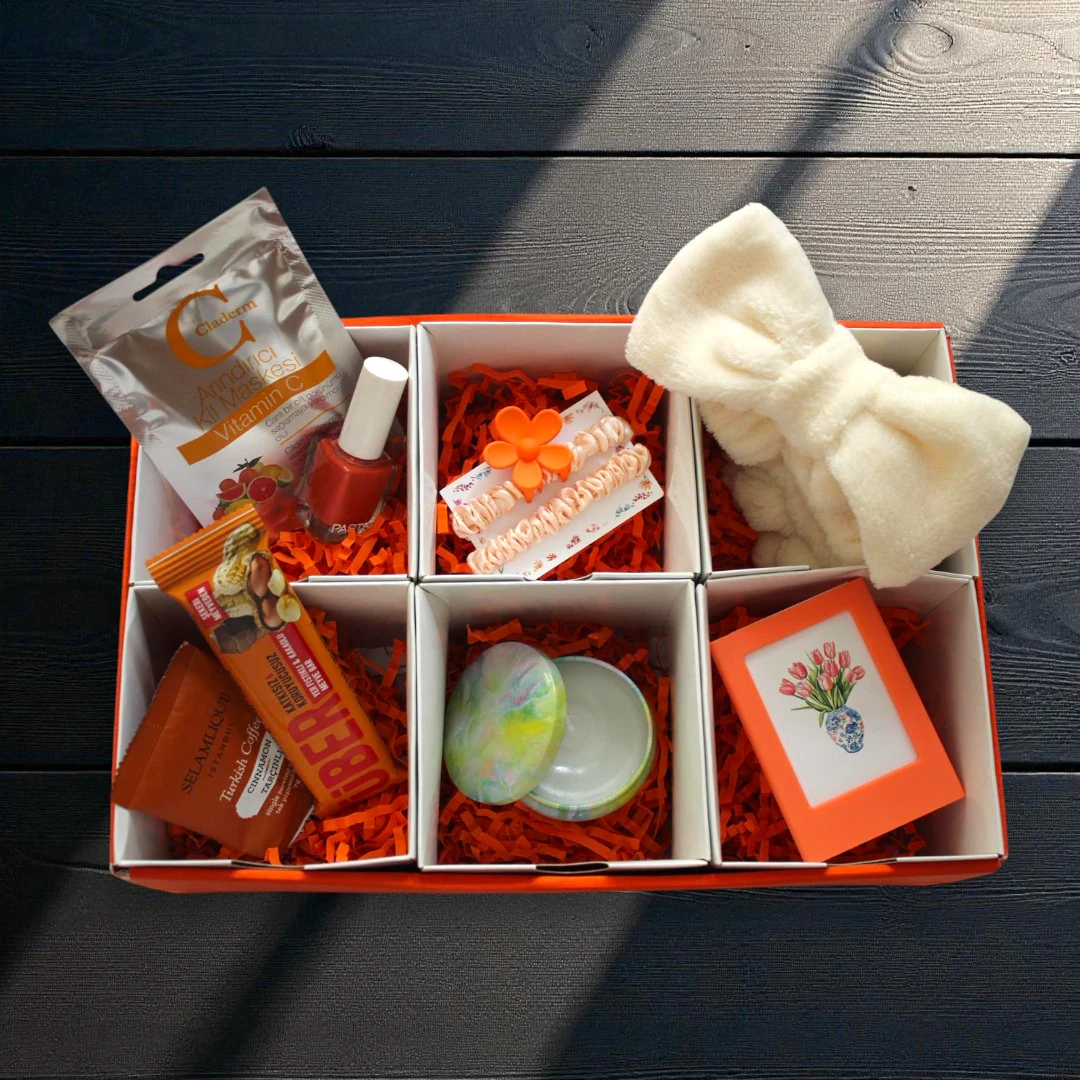Turuncu Doğum Günü Hediye Kutusu