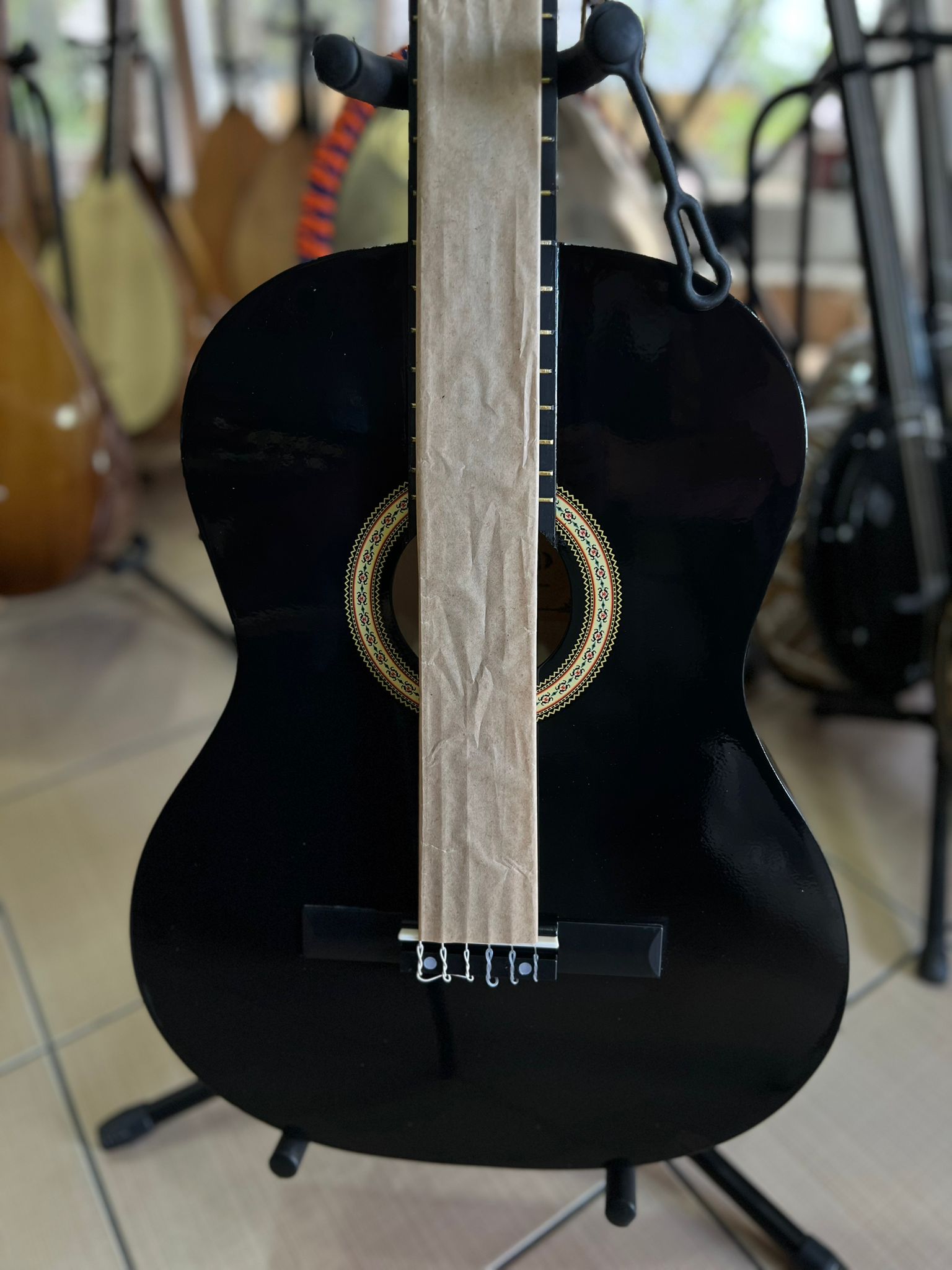 Gonzales 4/4 Tam Boy Klasik Gitar (kılıf ve pena hediye)