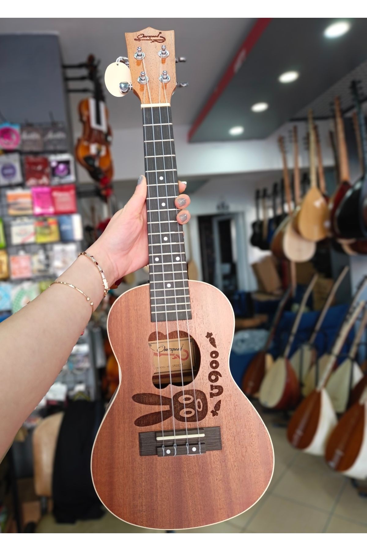 Concert Ukelele (kılıf ve pena hediye )