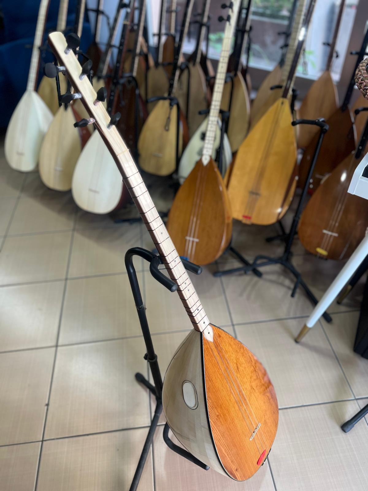 Kelebek Tekne Profesyonel Kısa Sap Bağlama (soft kılıf, yedek tel ve mızrap hediye)