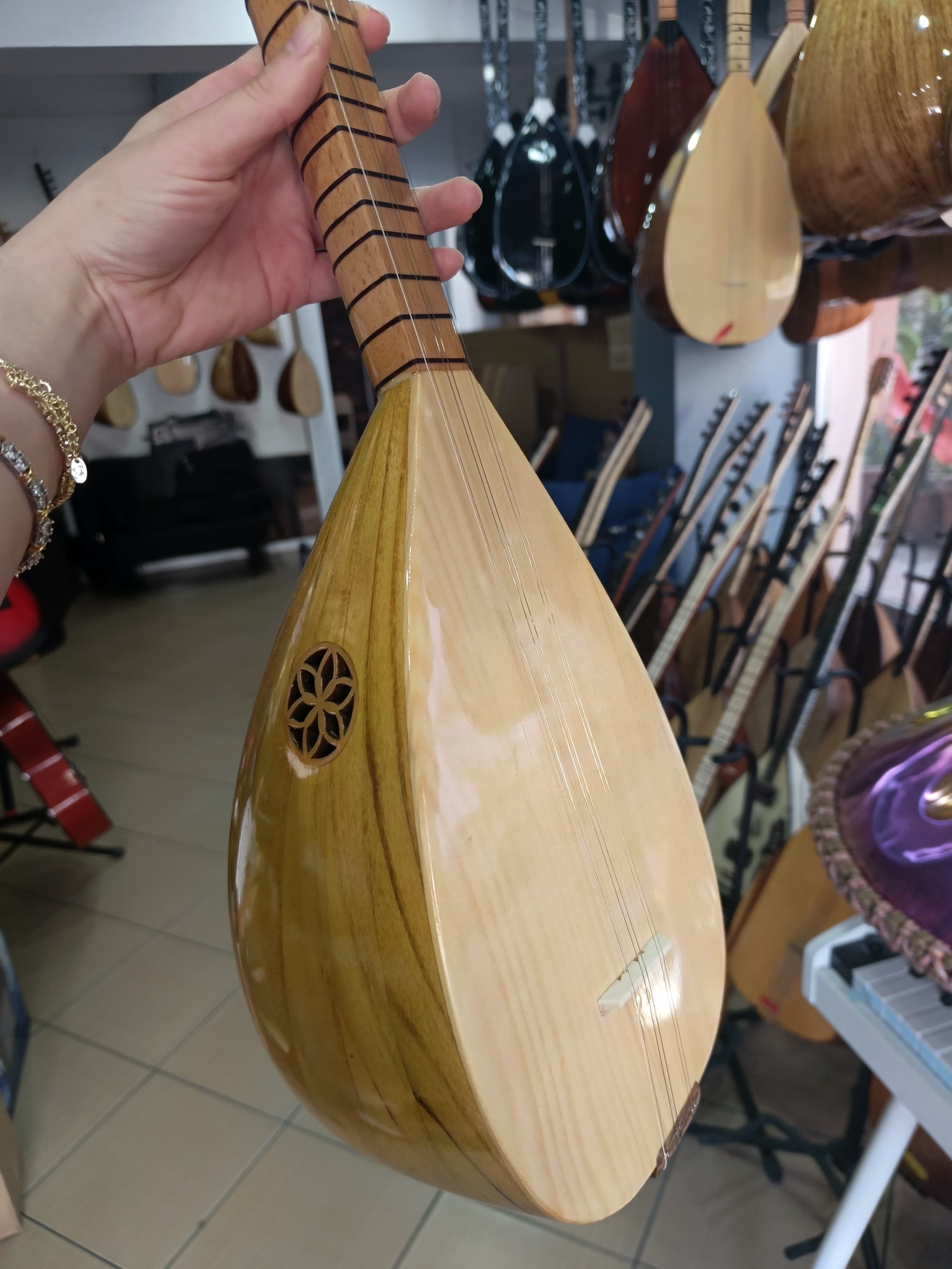 Dut Tekne Cura (kılıf ve mızrap hediye)