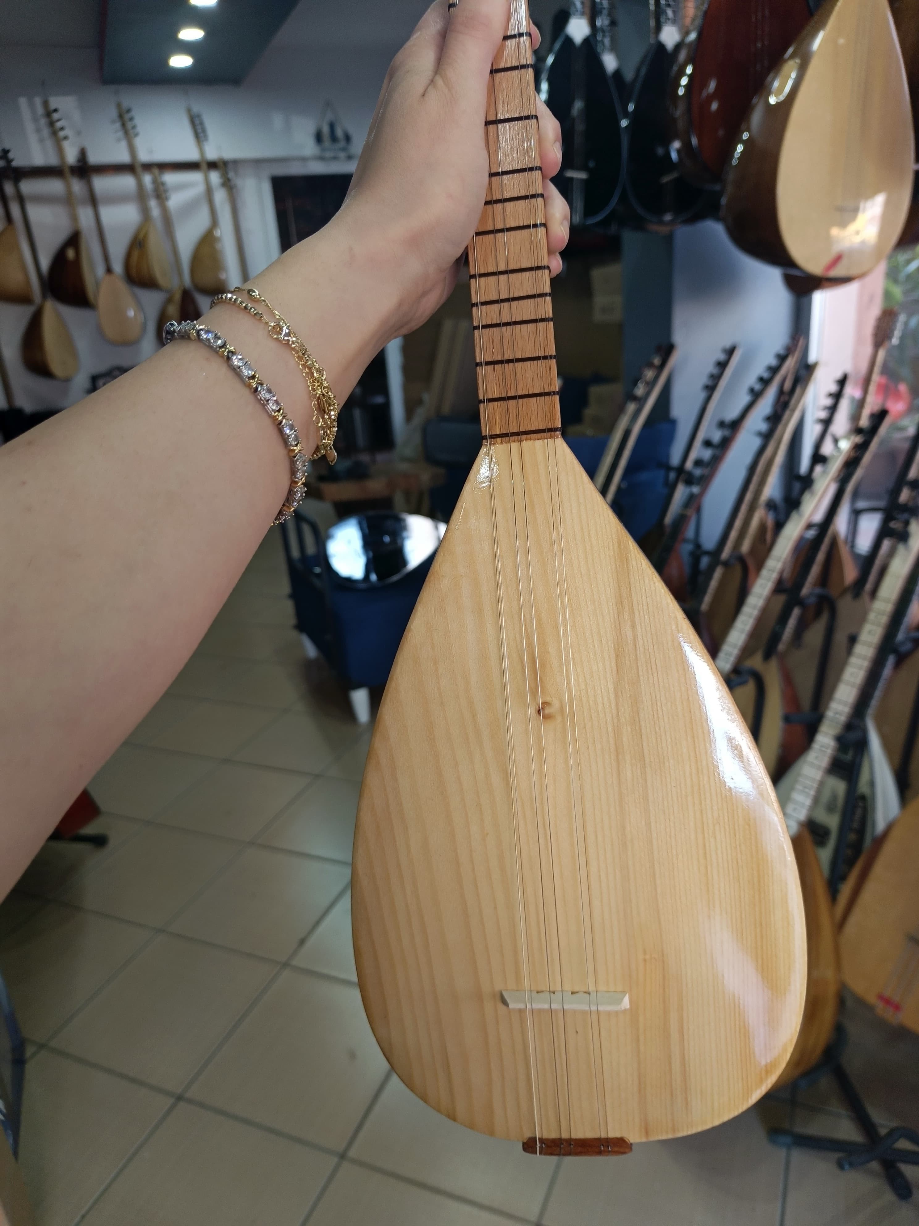 Maun Tekne Cura (kılıf ve mızrap hediye)