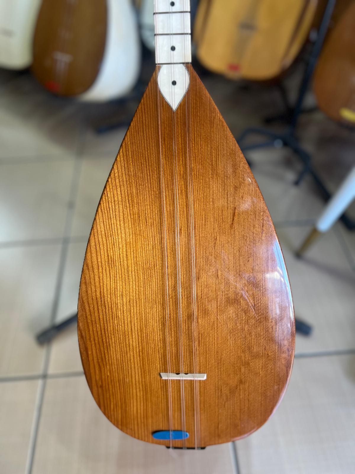 Dut Tekne Profesyonel Kısa Sap Bağlama (soft kılıf, yedek tel ve mızrap hediye)