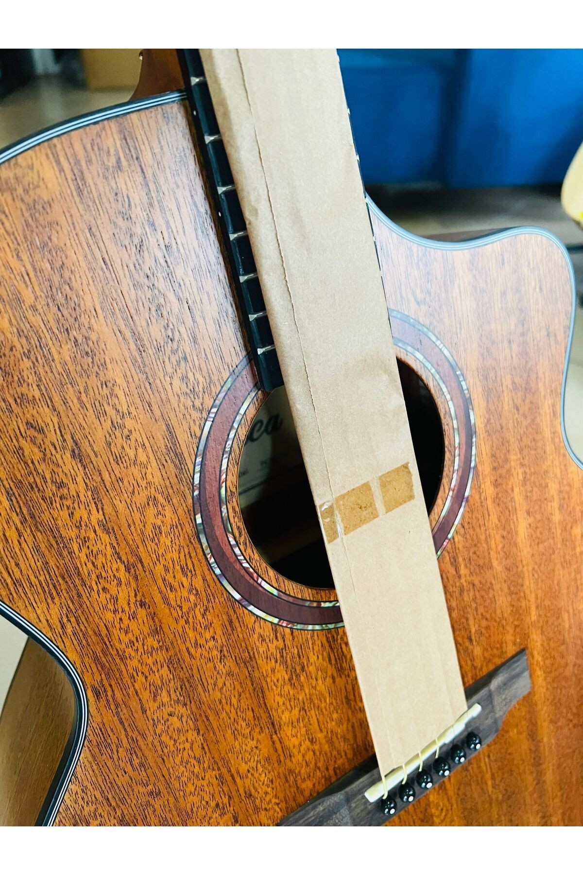 Lea elektro akustik jumbo kasa sahne gitarı
