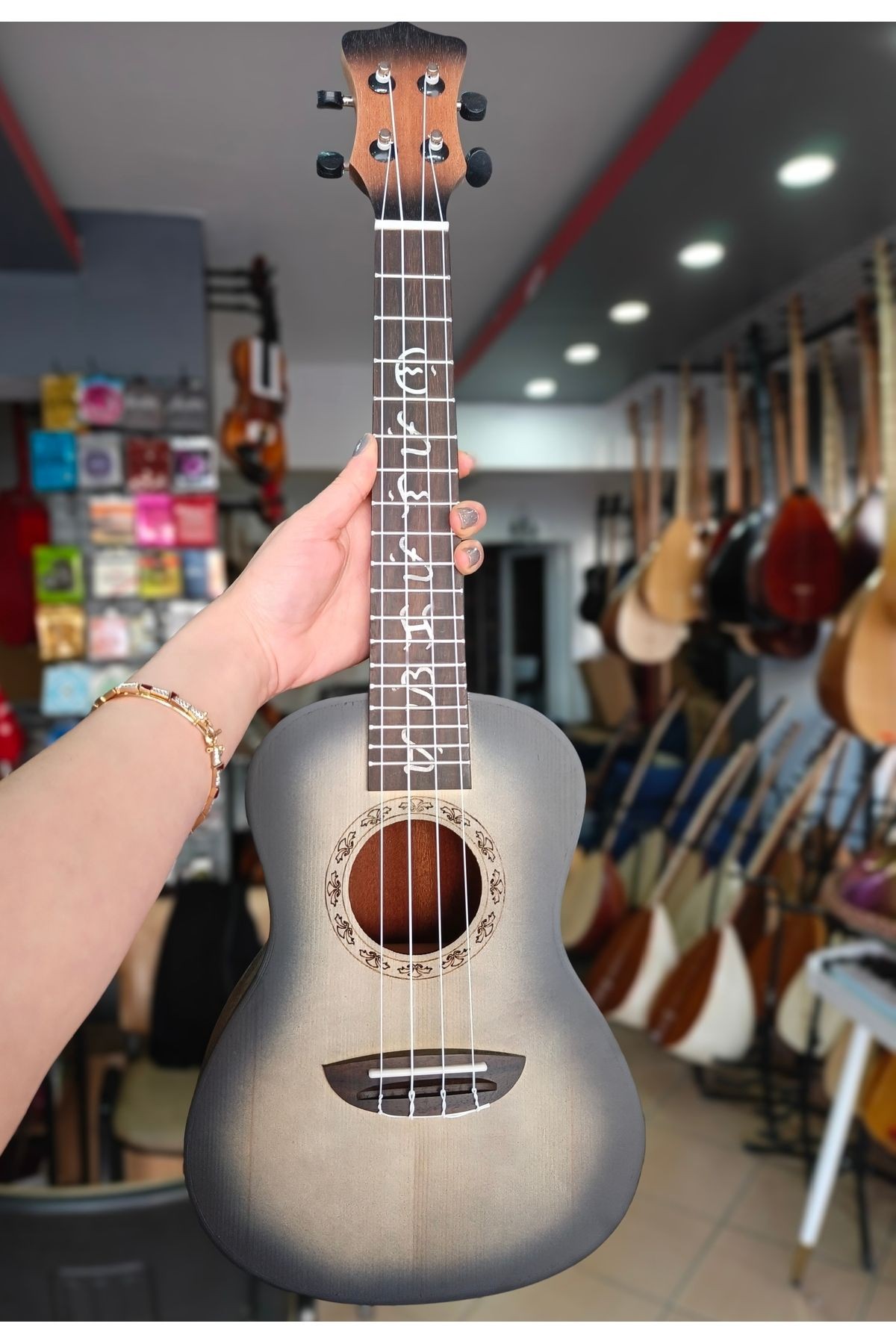 Concert Ukulele(kılıf+pena hediye)