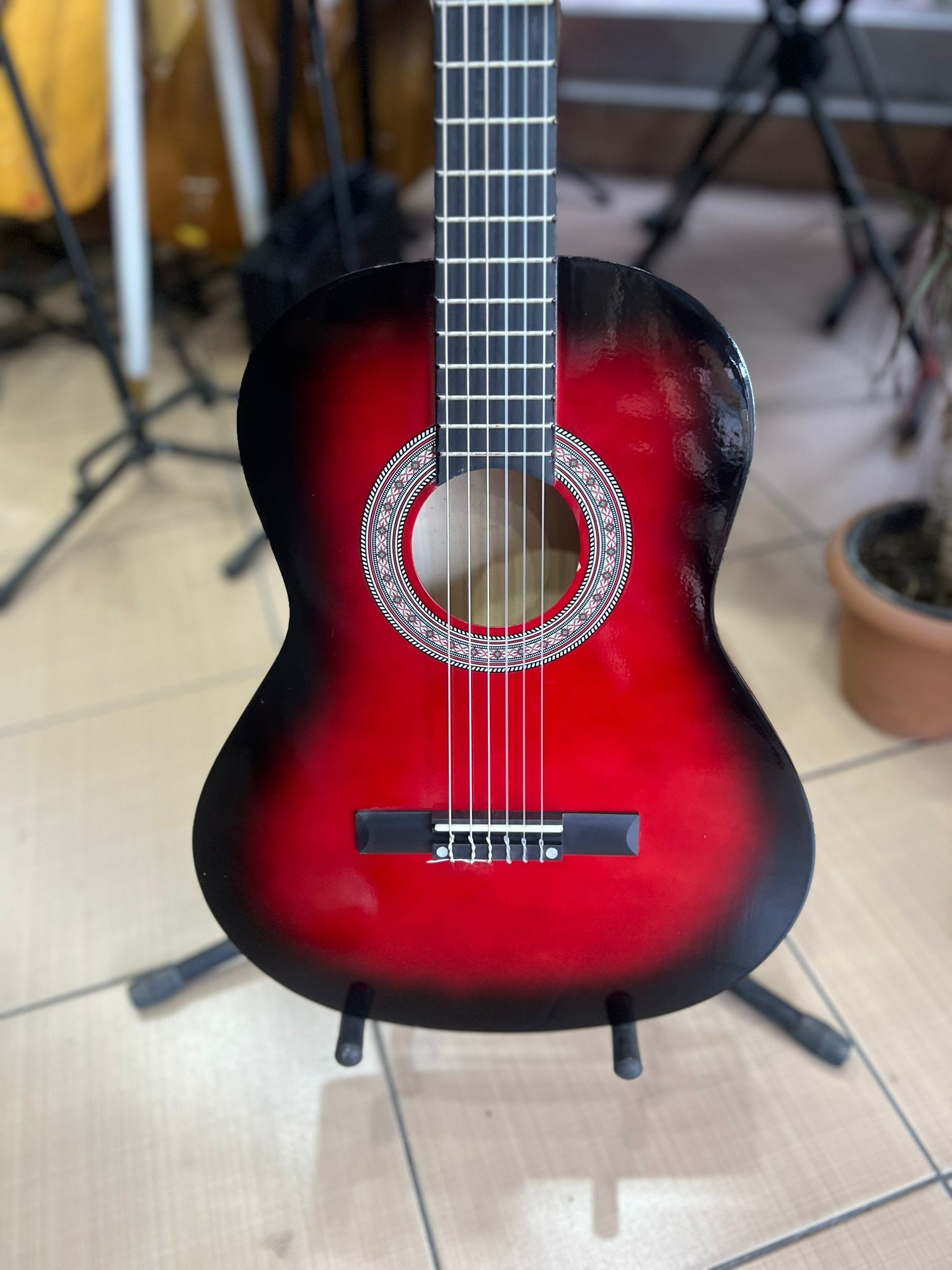 3/4 Klasik Gitar (kılıf ve pena hediye)