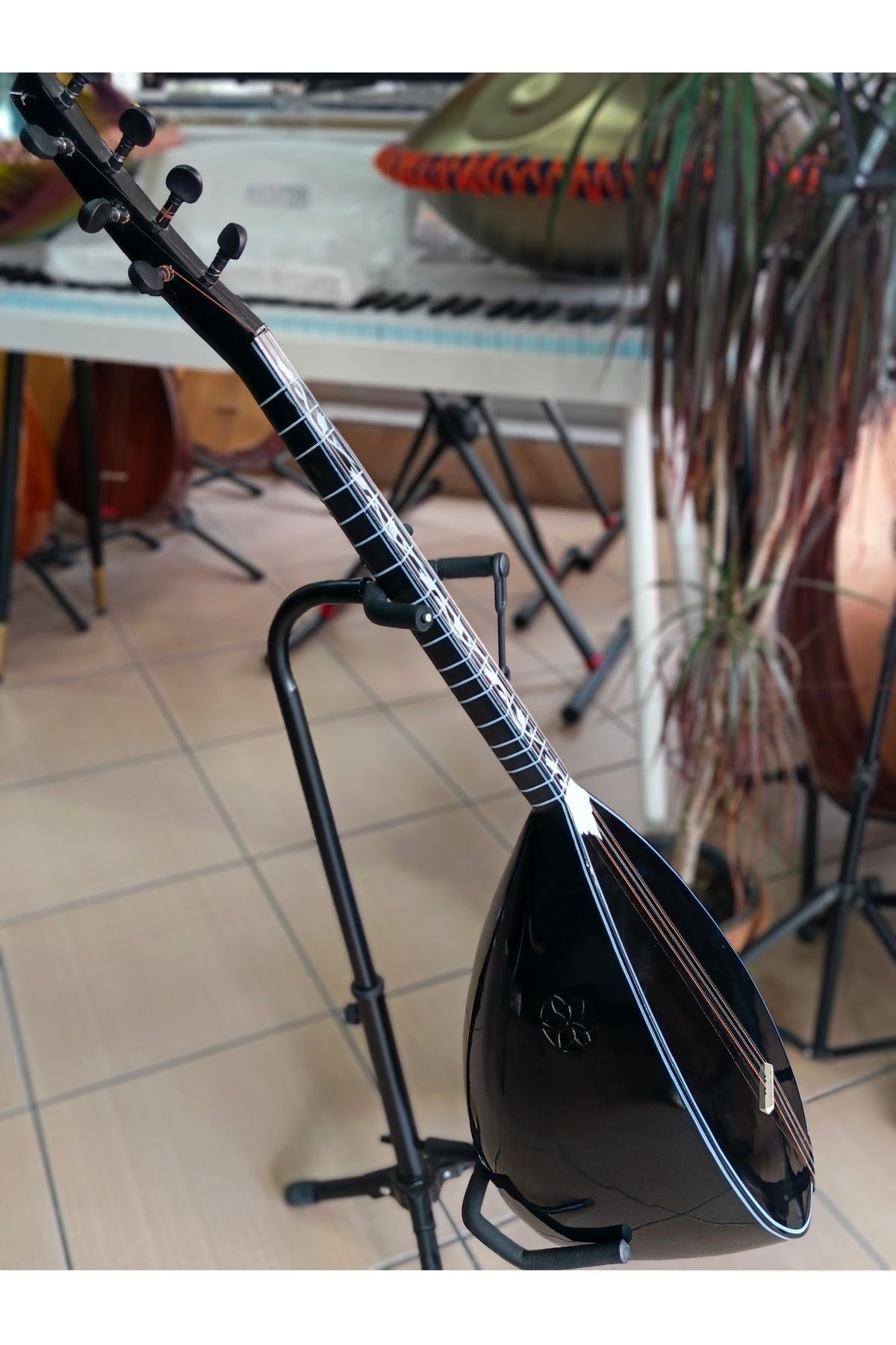 Siyah kısa sap bağlama (kılıf, yedek tel ve mızrap hediyeli)