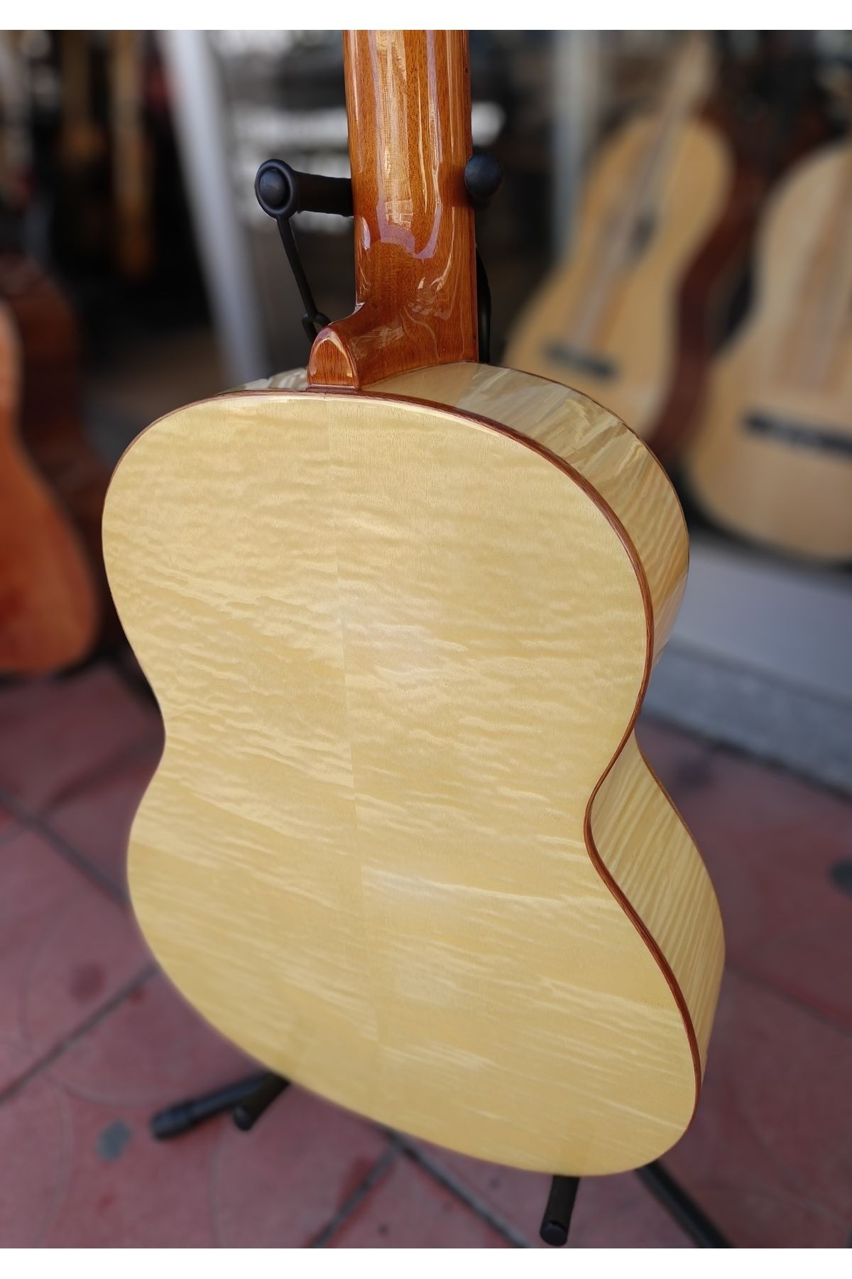 Profesyonel Klasik Gitar(soft kılıf, yedek Tel, pena hediye)