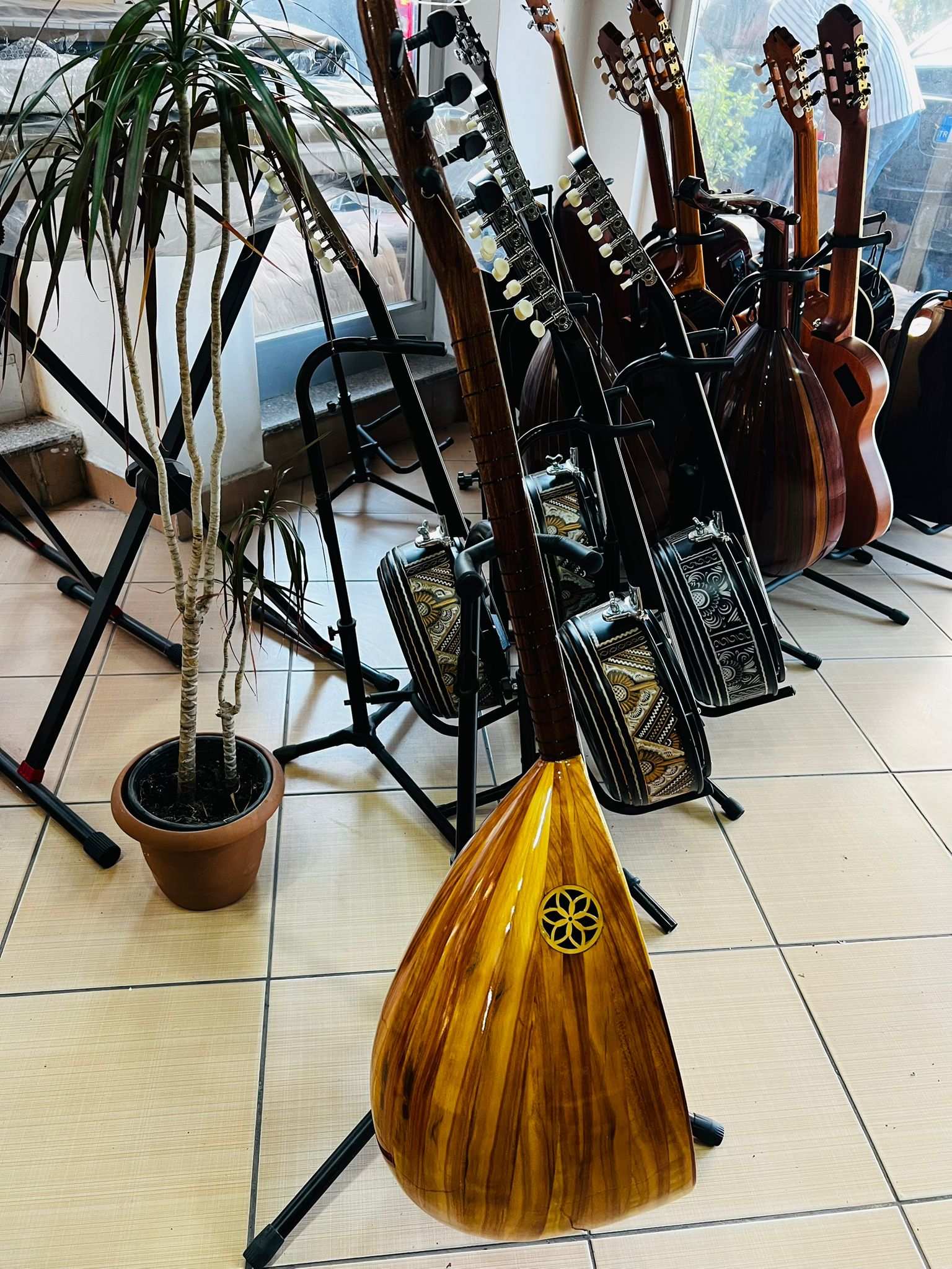 KAMPANYALI KISA SAP BAĞLAMA (kılıf, yedek tel ve mızrap hediye)