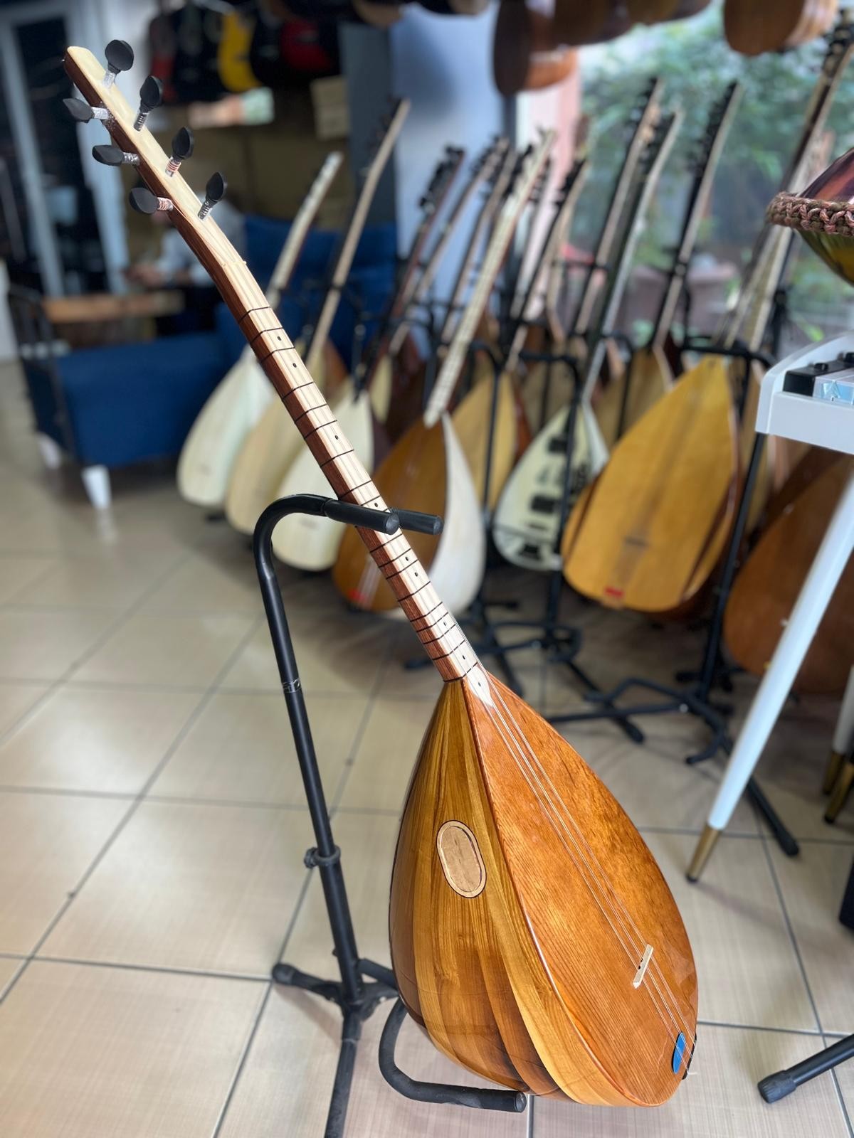 Dut Tekne Profesyonel Kısa Sap Bağlama (soft kılıf, yedek tel ve mızrap hediye)