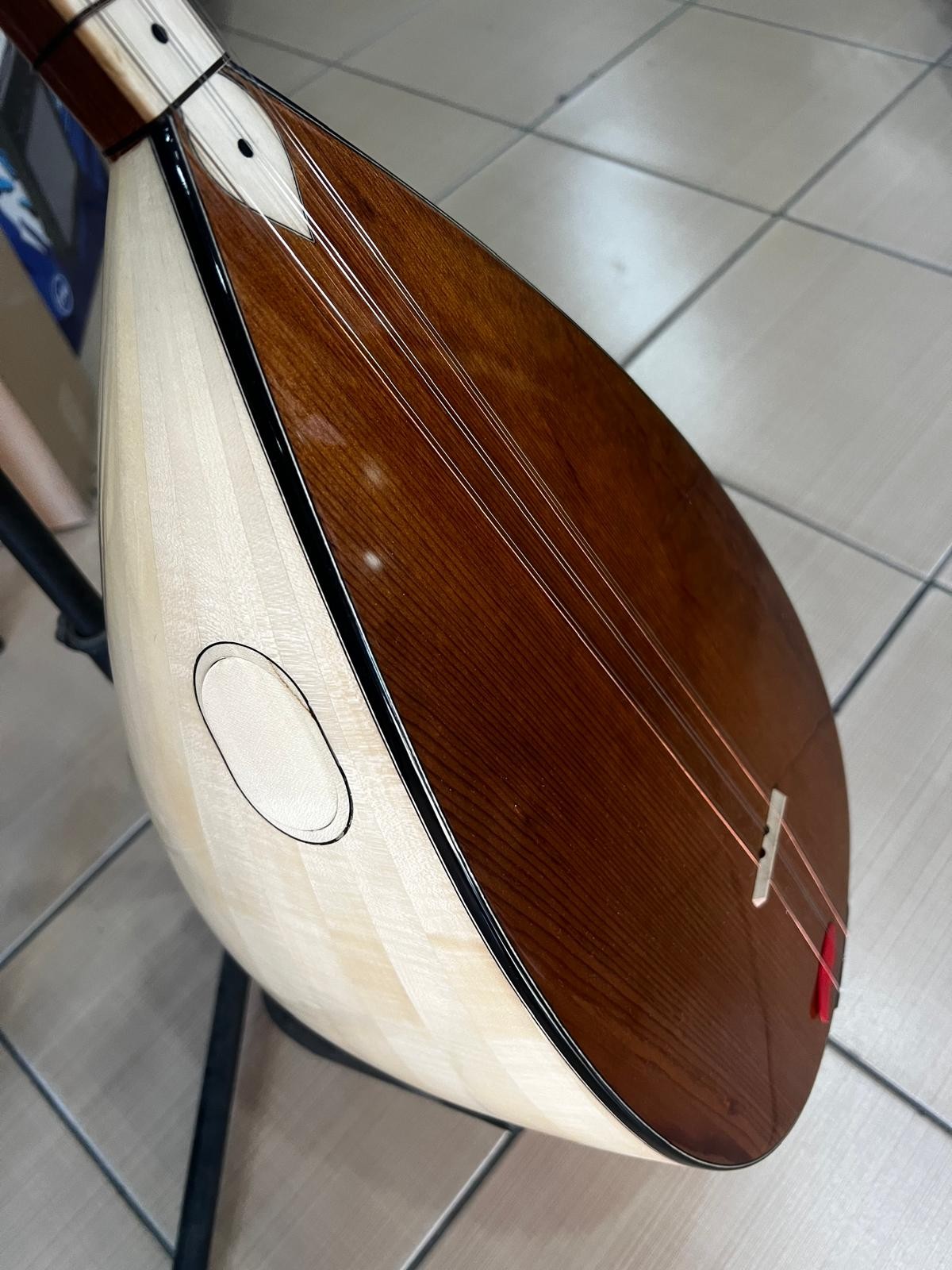 Kelebek Tekne Profesyonel Kısa Sap Bağlama (soft kılıf, yedek tel ve mızrap hediye)