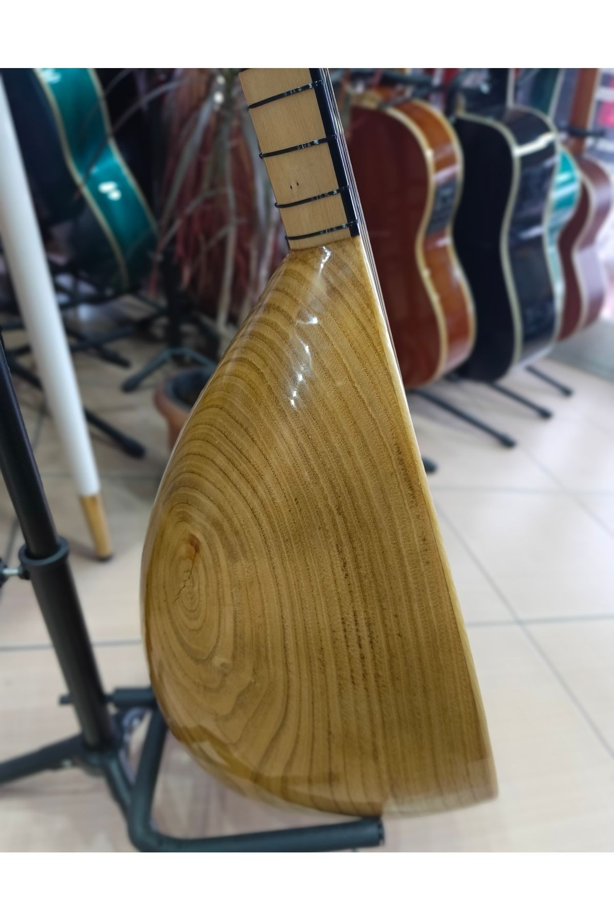 Profesyonel Oyma Kestane Kısa Sap Bağlama (soft kılıf, yedek tel, mızrap hediye)