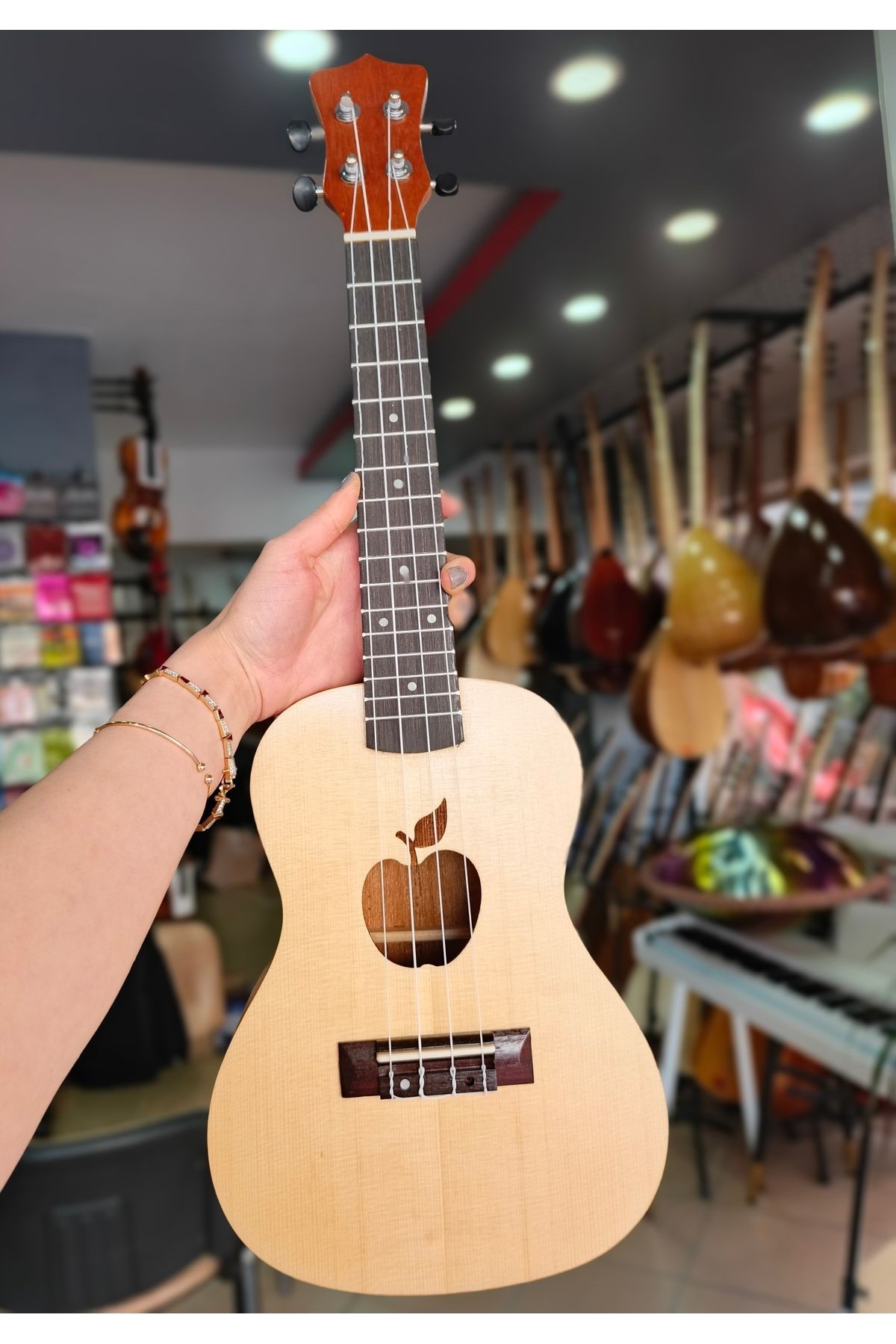 Concert Ukulele (kılıf+pena hediye)