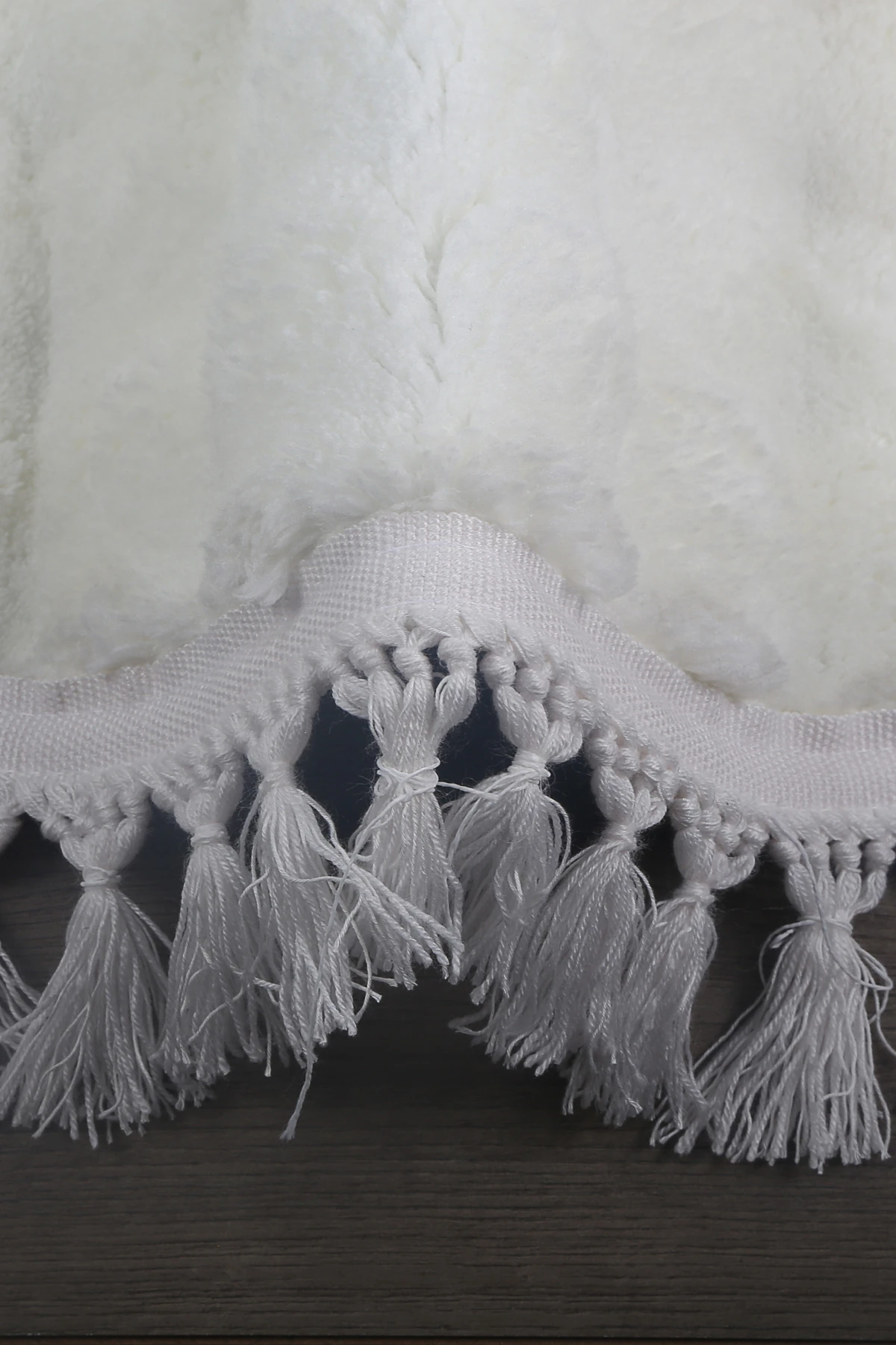 Bubble Oval Ponpon Saçaklı Püsküllü Salon Oda Çocuk Mutfak Koridor Antre Halısı Yıkanabilir Kaymaz Tabanlı Peluş Halı Yolluk - Krem