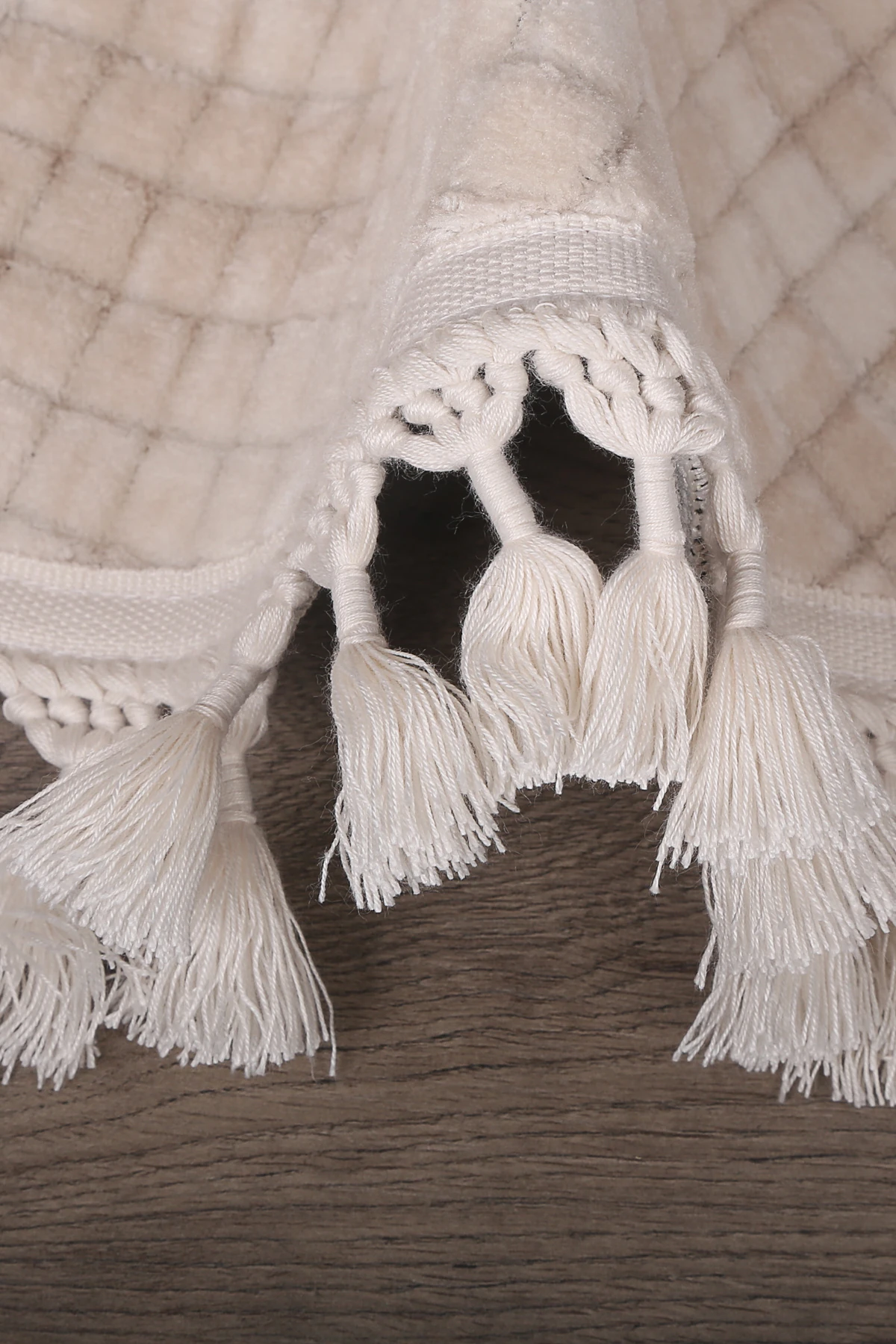 Kare Plus Yuvarlak Ponpon Saçaklı Salon Oda Çocuk Mutfak Antre Koridor Halısı Kaymaz Tabanlı Yıkanabilir Peluş Halı Yolluk - Krem