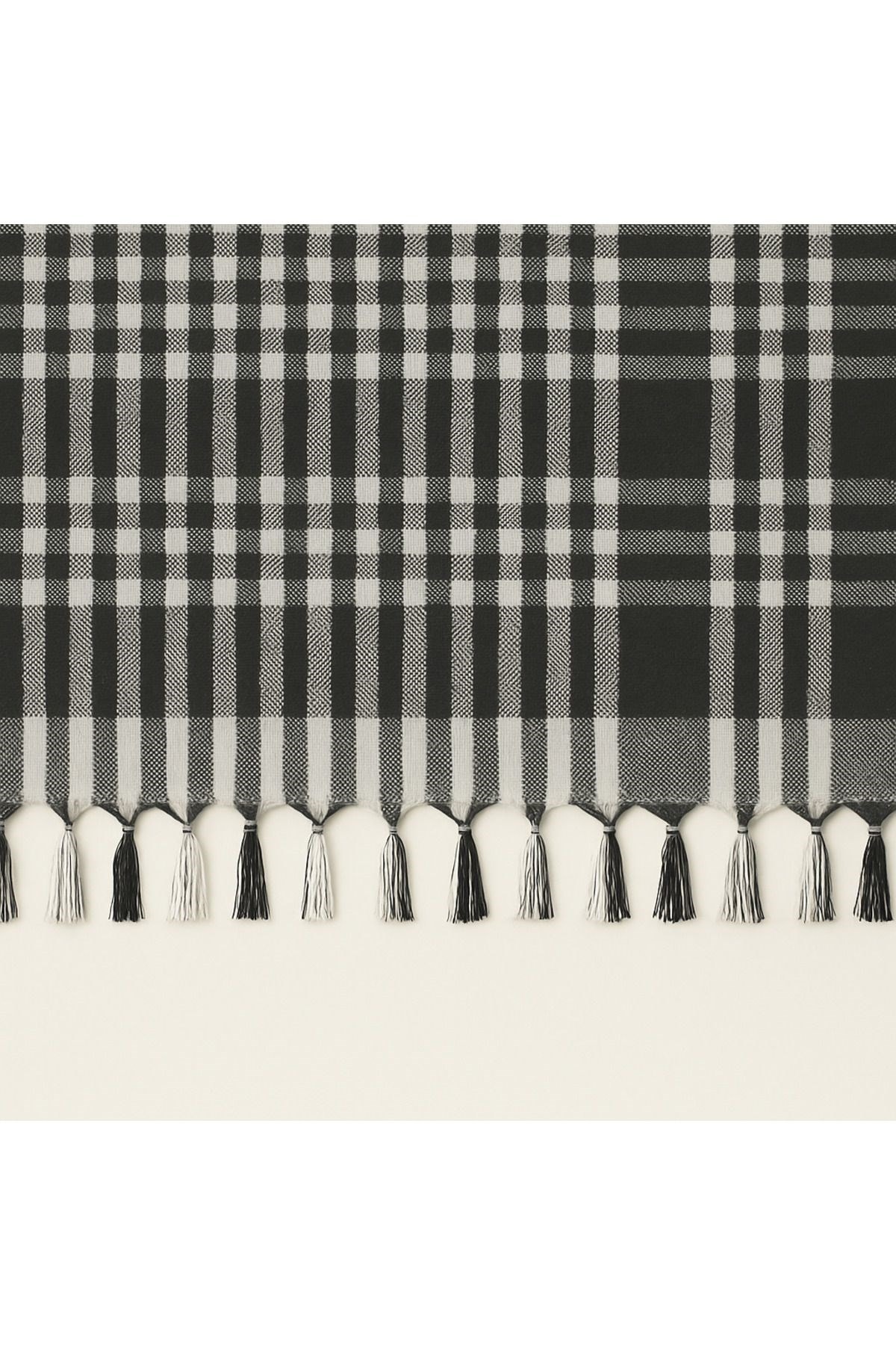 Saçaklı Piti Kareli Masa Örtüsü 150x150 cm – Sofra & Piknik İçin Çok Amaçlı Örtü