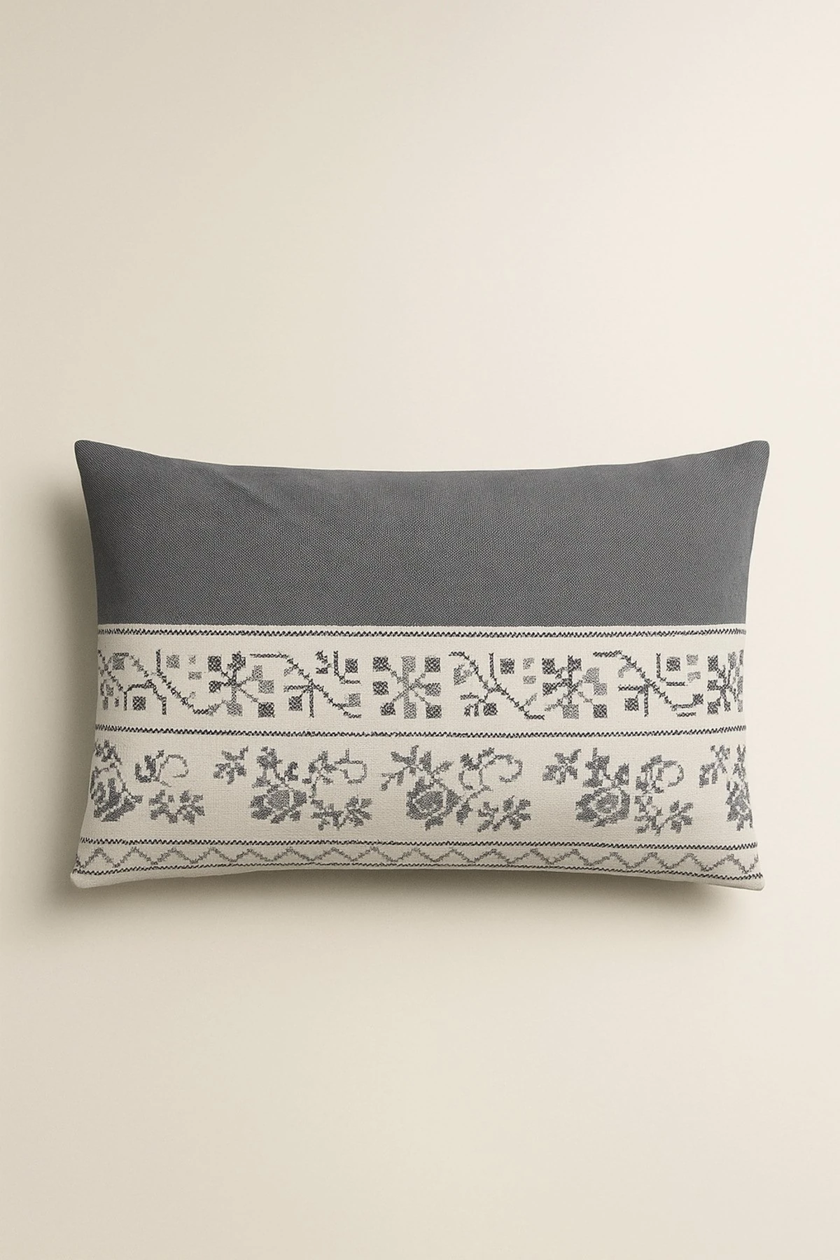 Veronika Gri Desenli 2 li Yastık Kılıfı Pamuklu Kumaş Fermuarlı