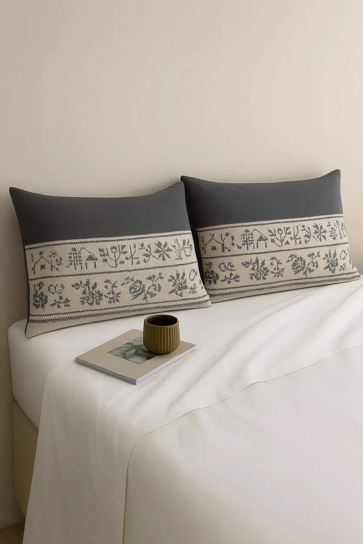 Veronika Mor Desenli 2 li Yastık Kılıfı Pamuklu Kumaş Fermuarlı