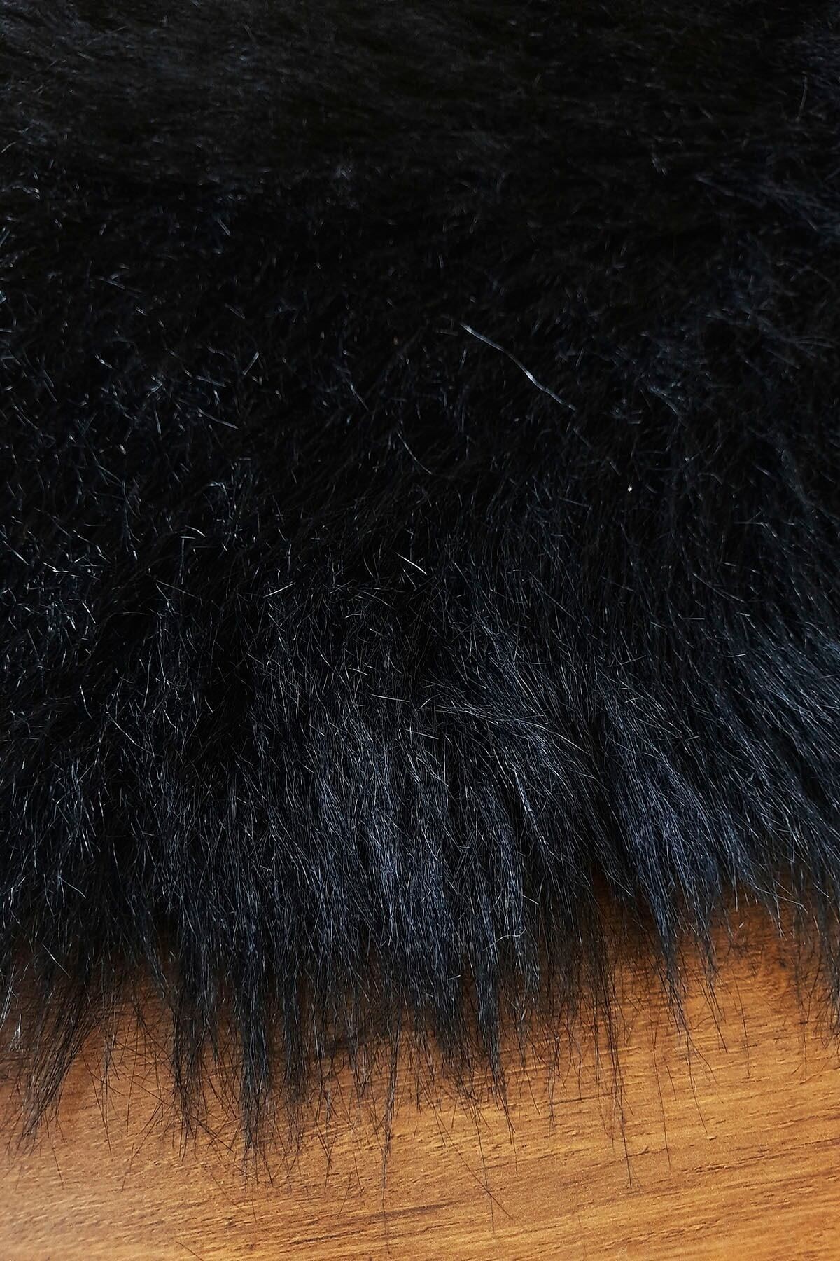 Kürk Halı Ayı Bear Puf Peluş Post Tüylü Puffy Kaymaz Yumuşak Shaggy Dekoratif Salon Oda Mutfak Çocuk Yatak Odası Halısı Yolluk - Siyah