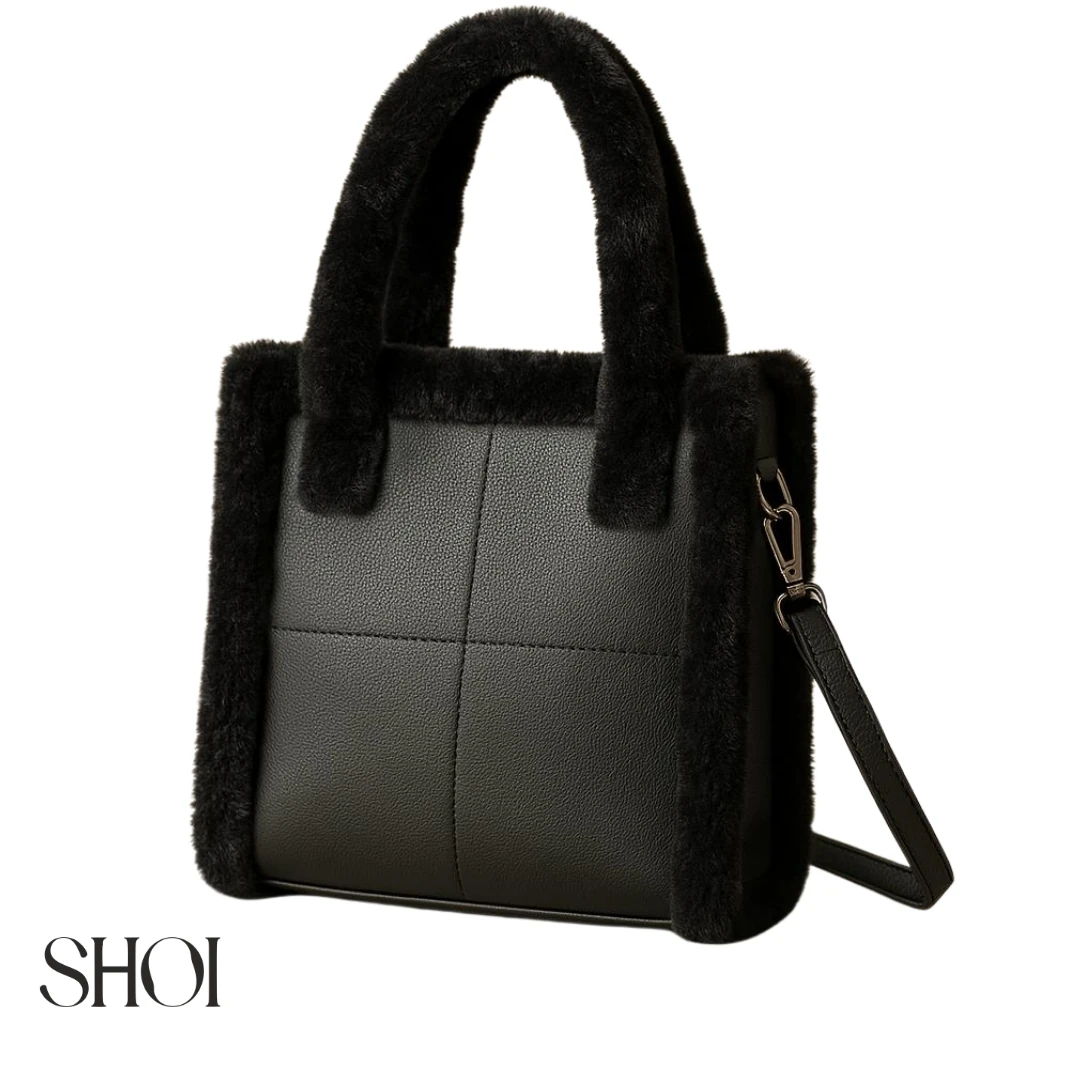 Tüylü Detaylı Siyah Omuz Çantası 