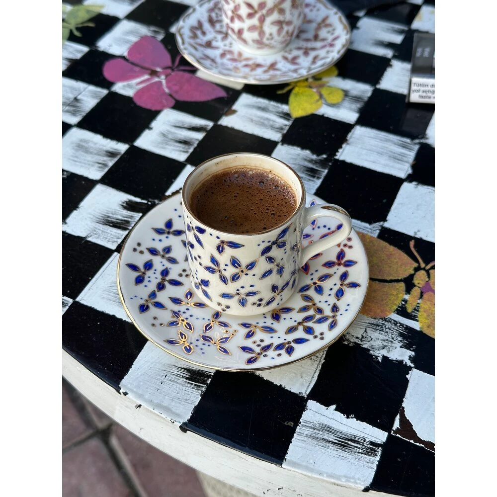 6lı Zarif yaprak desenli 24 K altın işlemeli el yapımı fincan seti