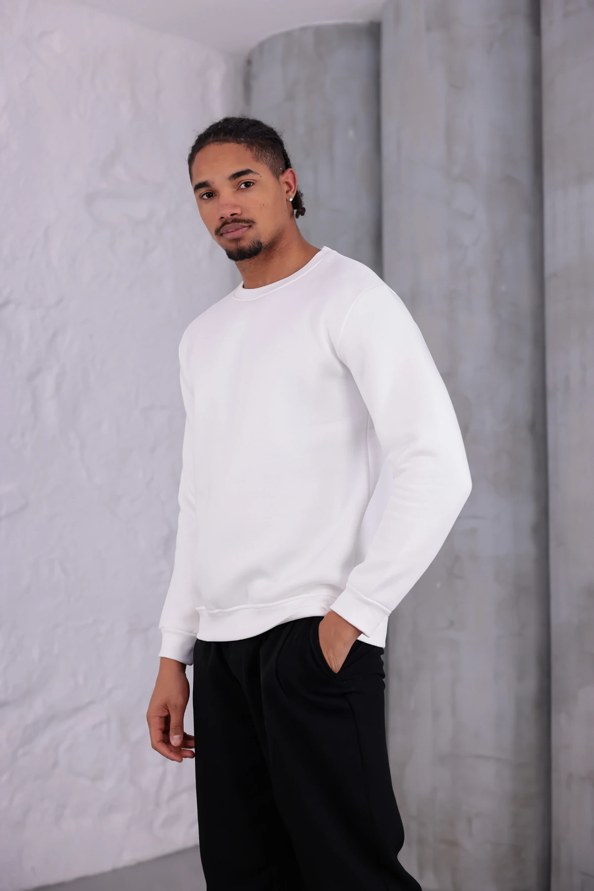 Sıfır4 Comfort Fit 3 İplik Şardonlu Sweatshirt  beyaz 