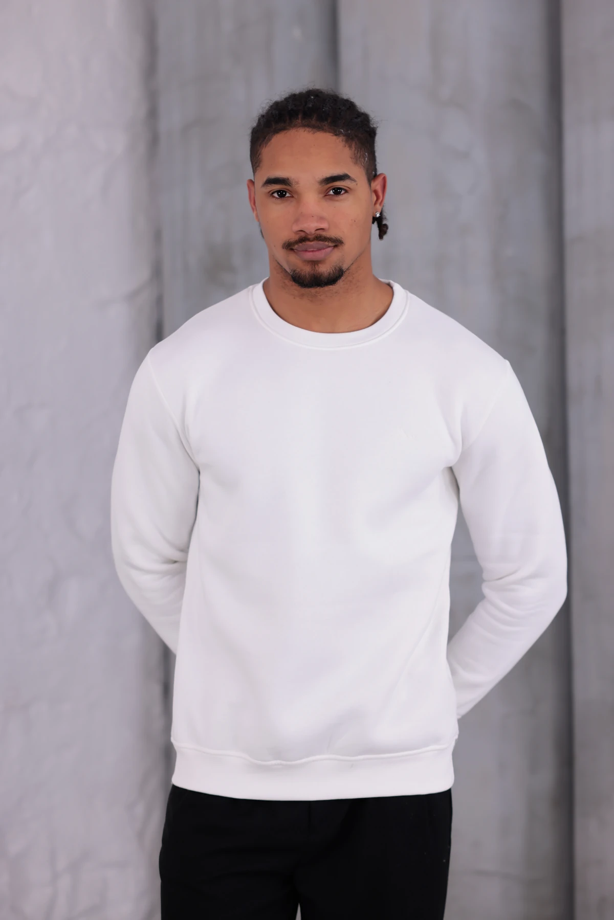 Sıfır4 Comfort Fit 3 İplik Şardonlu Sweatshirt  beyaz 