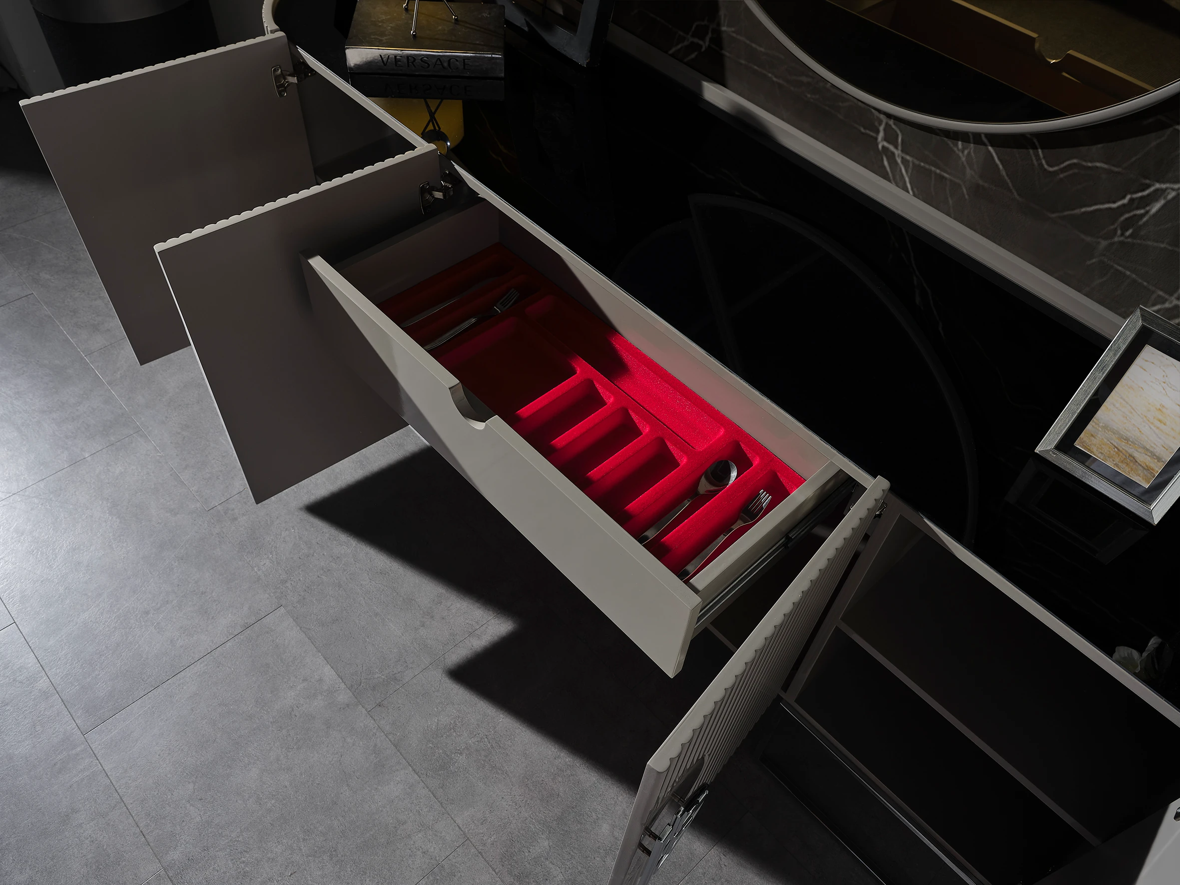 Gucci Duman Gri Konsol