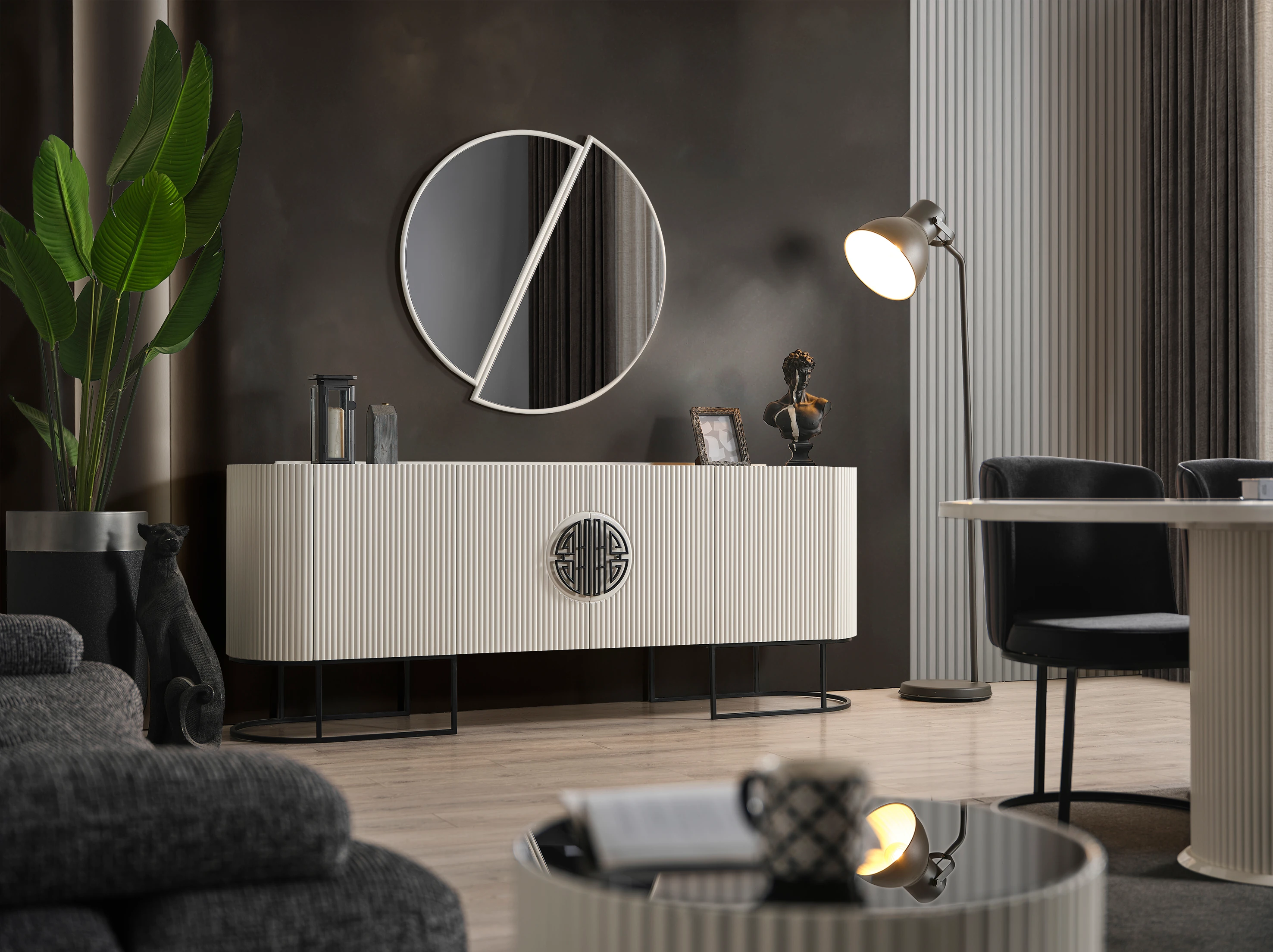 Gucci Ekru Siyah Konsol