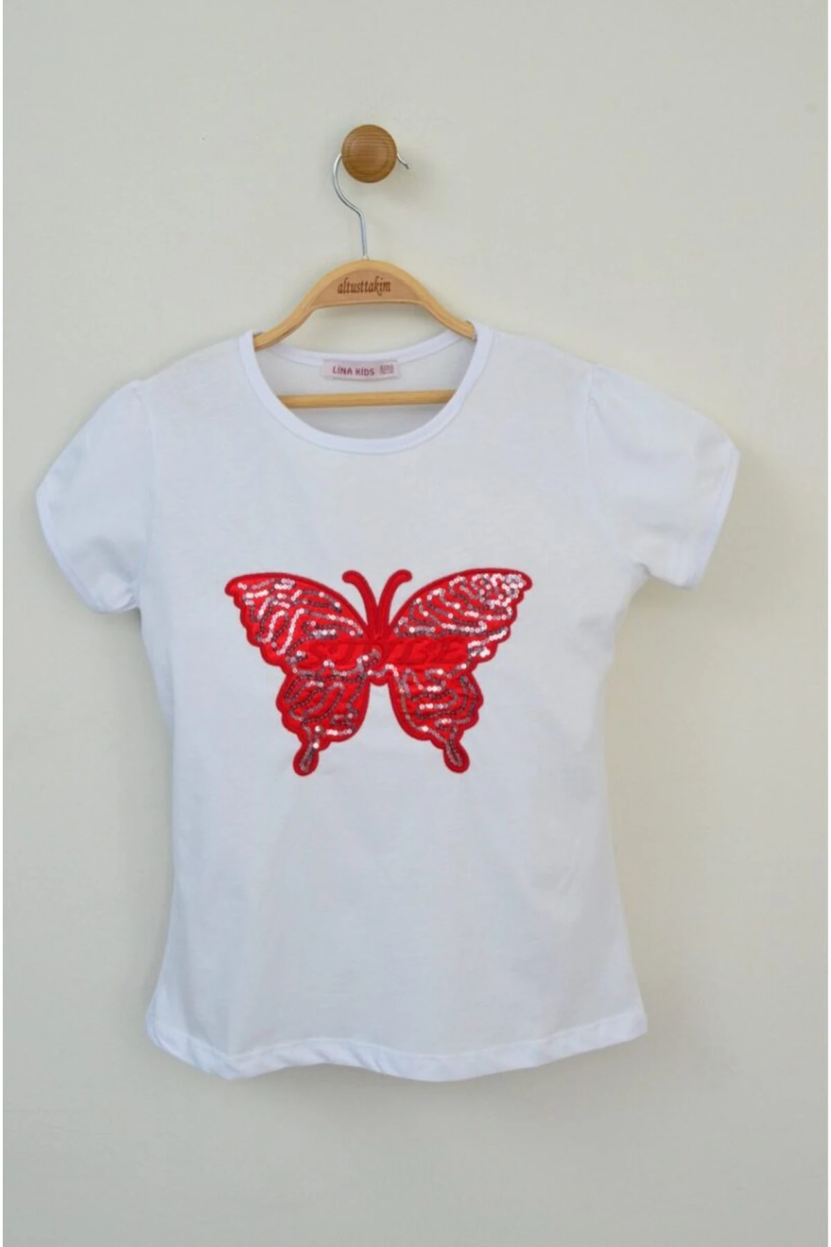 23 Nisan Beyaz Pullu Kelebek Baskılı Kız Çocuk Tişört (6-15 Yaş)