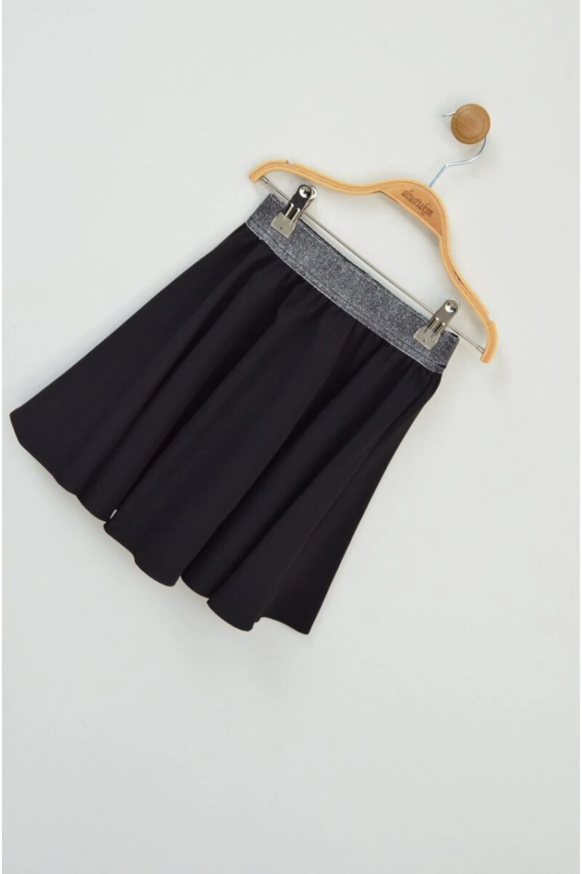 23 Nisan Özel Beli Simli Lastikli Volanlı Siyah Etek (5-14 Yaş)