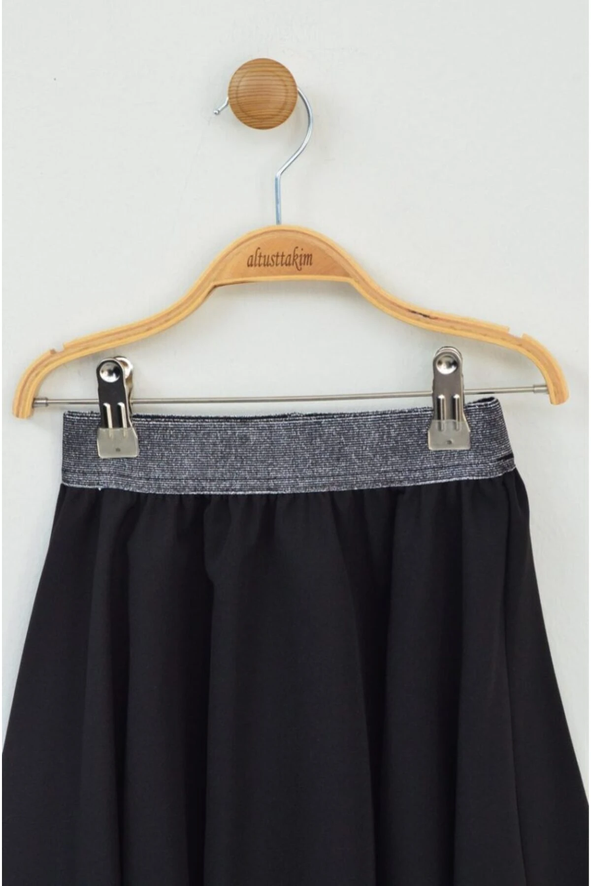 23 Nisan Özel Beli Simli Lastikli Volanlı Siyah Etek (5-14 Yaş)