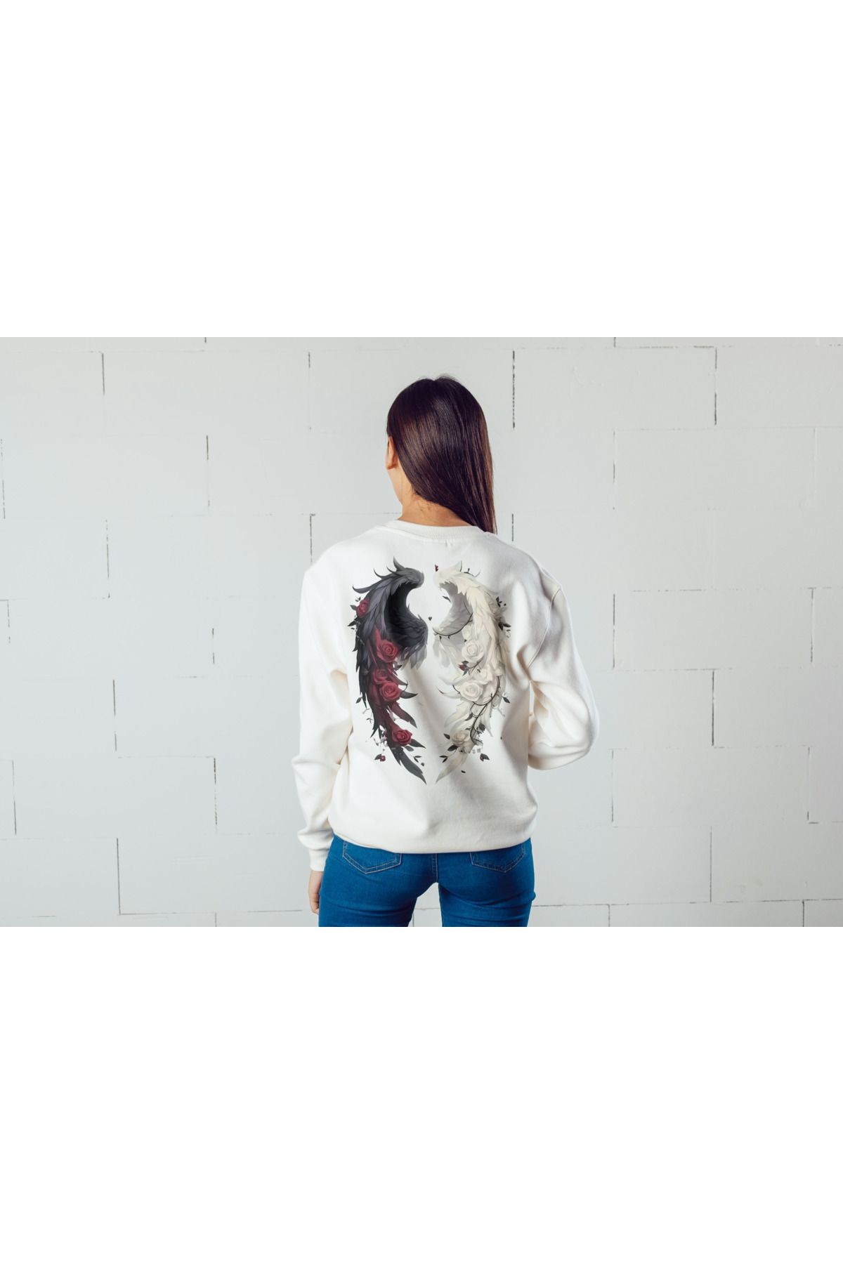 MELEK KANATLARI TEMALI BİSİKLET YAKA UNİSEX SWEATSHIRT main variant image