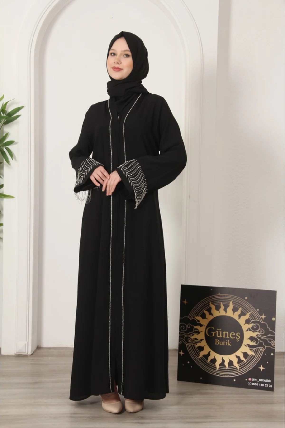 Kristal Taşlı Siyah Abaya