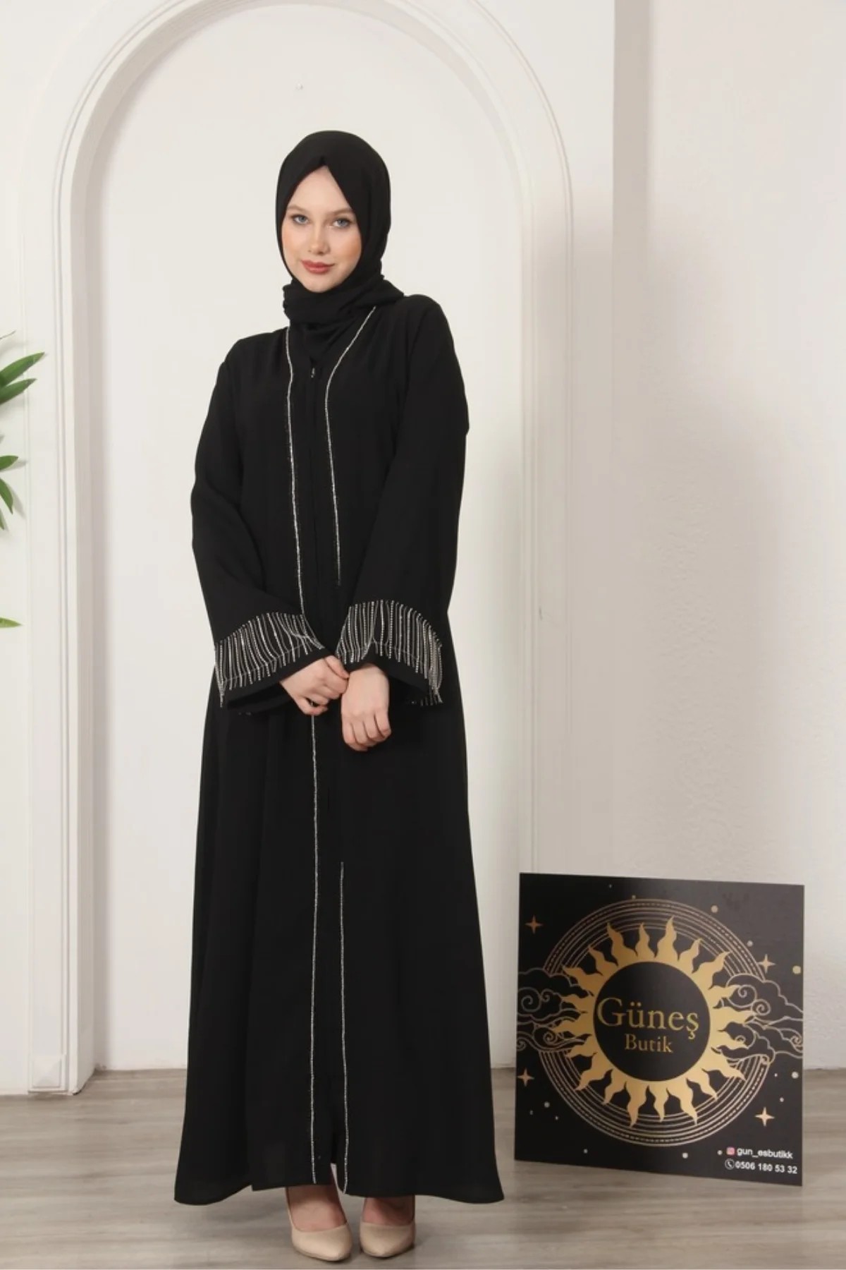 Kristal Taşlı Siyah Abaya