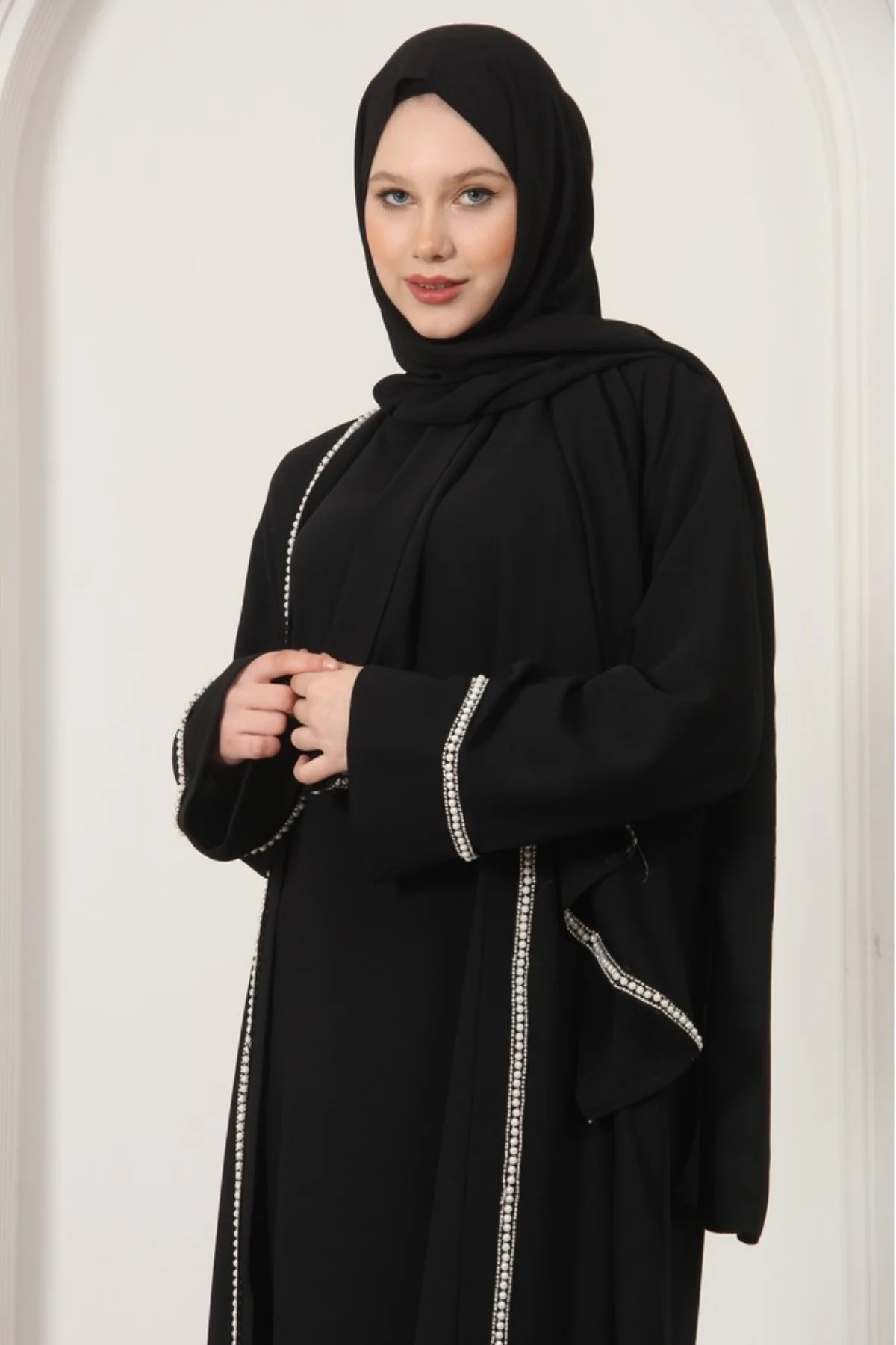 İncili Siyah Abaya