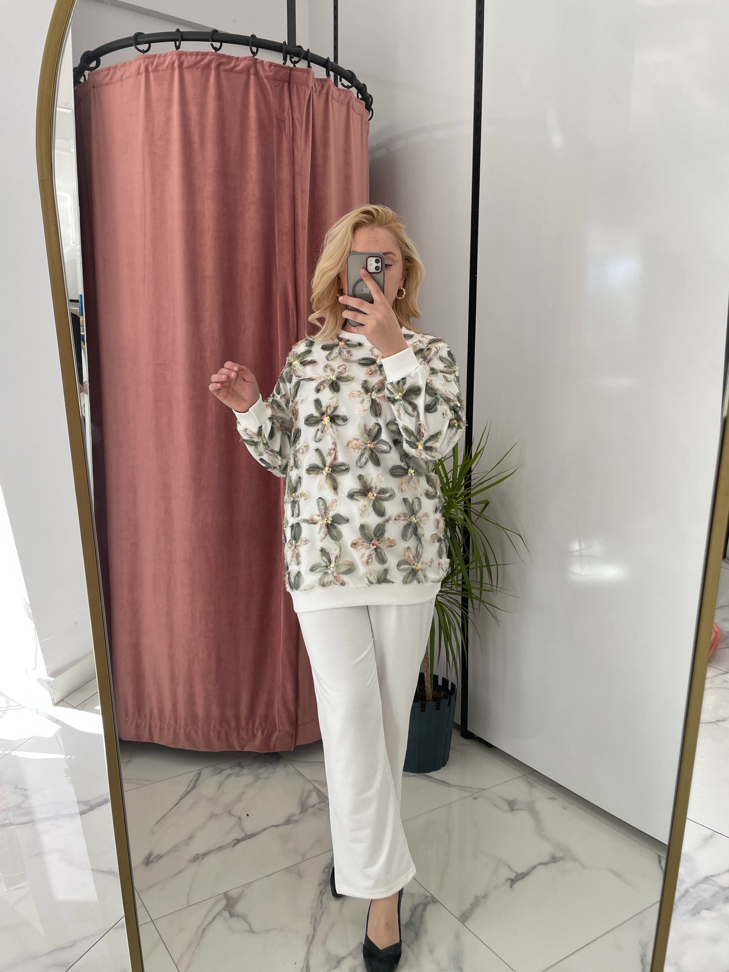 Yeşil Çiçek İşlemeli Beyaz 2’Li Takım