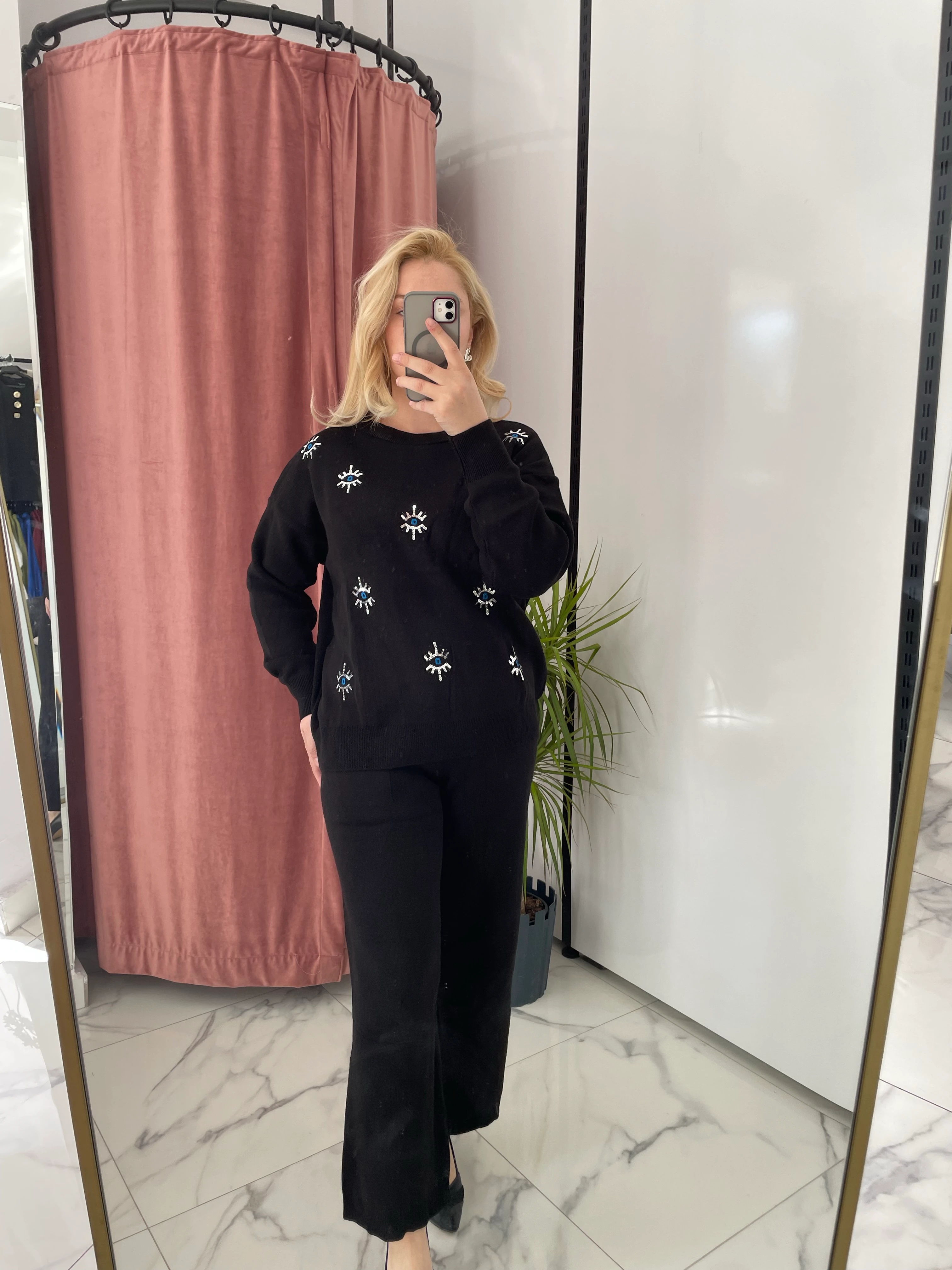 İşlemeli 2’li Siyah Triko Takım 