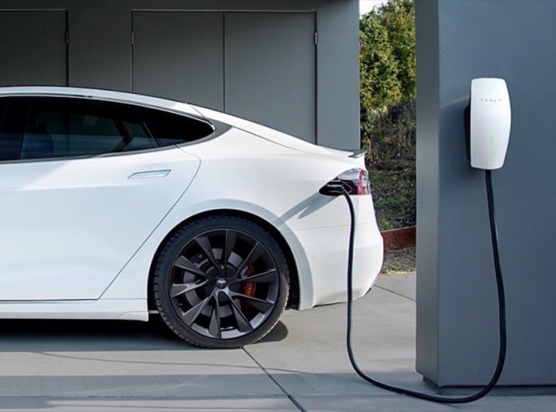 Tesla Uyumlu Şarj Cihazları Rehberi: Hangi Seçenekler Sizin İçin Uygun? | PLUGINN