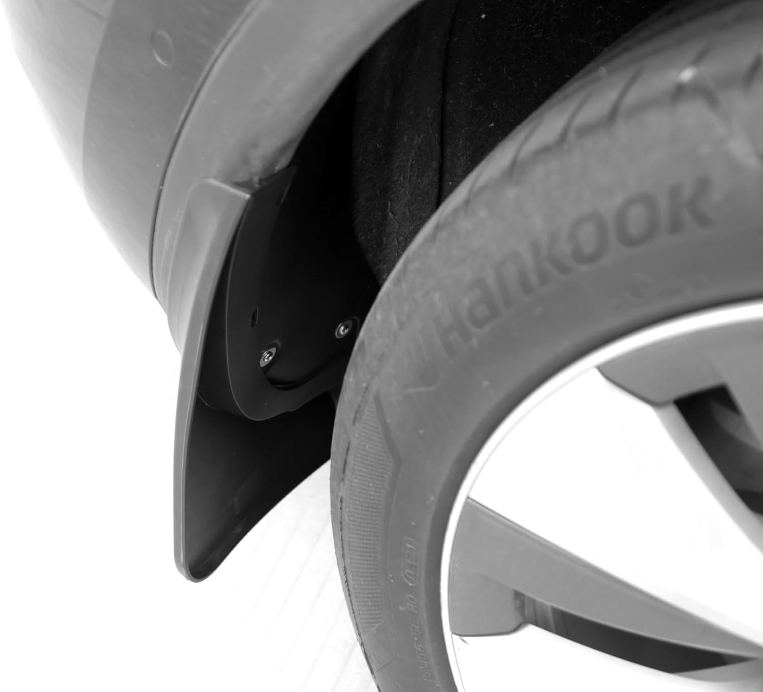 Tesla Model Y ile Uyumlu Çamurluk Takımı