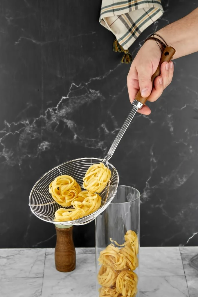 CKR3498 – Cooker Lux 18 Cm Çelik Kevgir