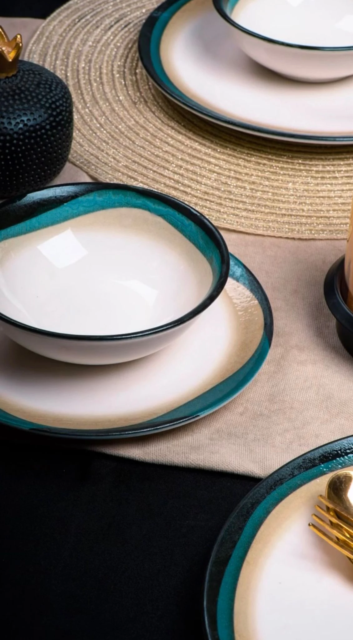 FARİKA DİJİTAL DALGA MODEL 24 PARÇA PORSELEN YEMEK TAKIMI