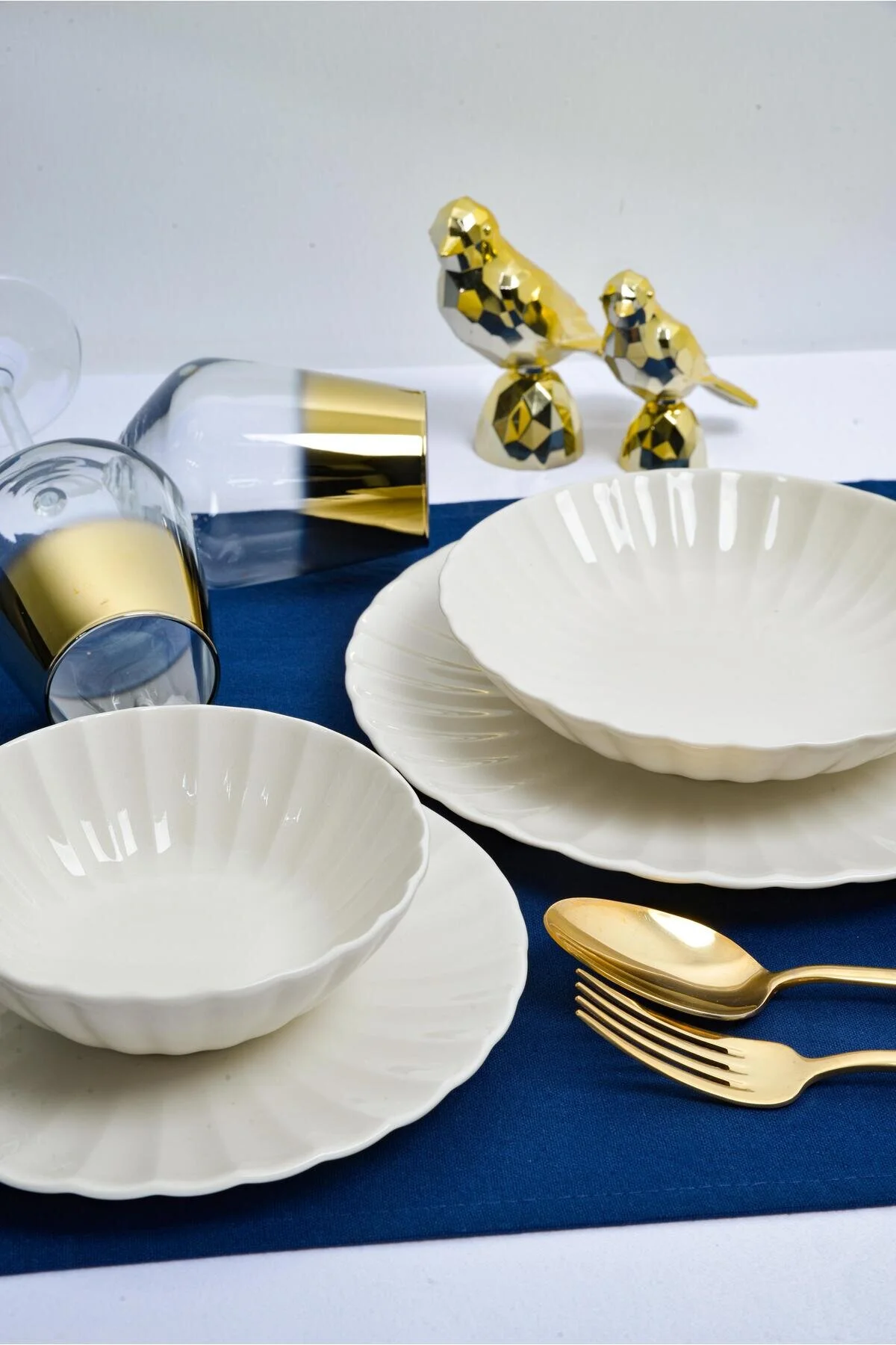 FARİKA IŞIL SADE MODEL 24 PARÇA PORSELEN YEMEK TAKIMI